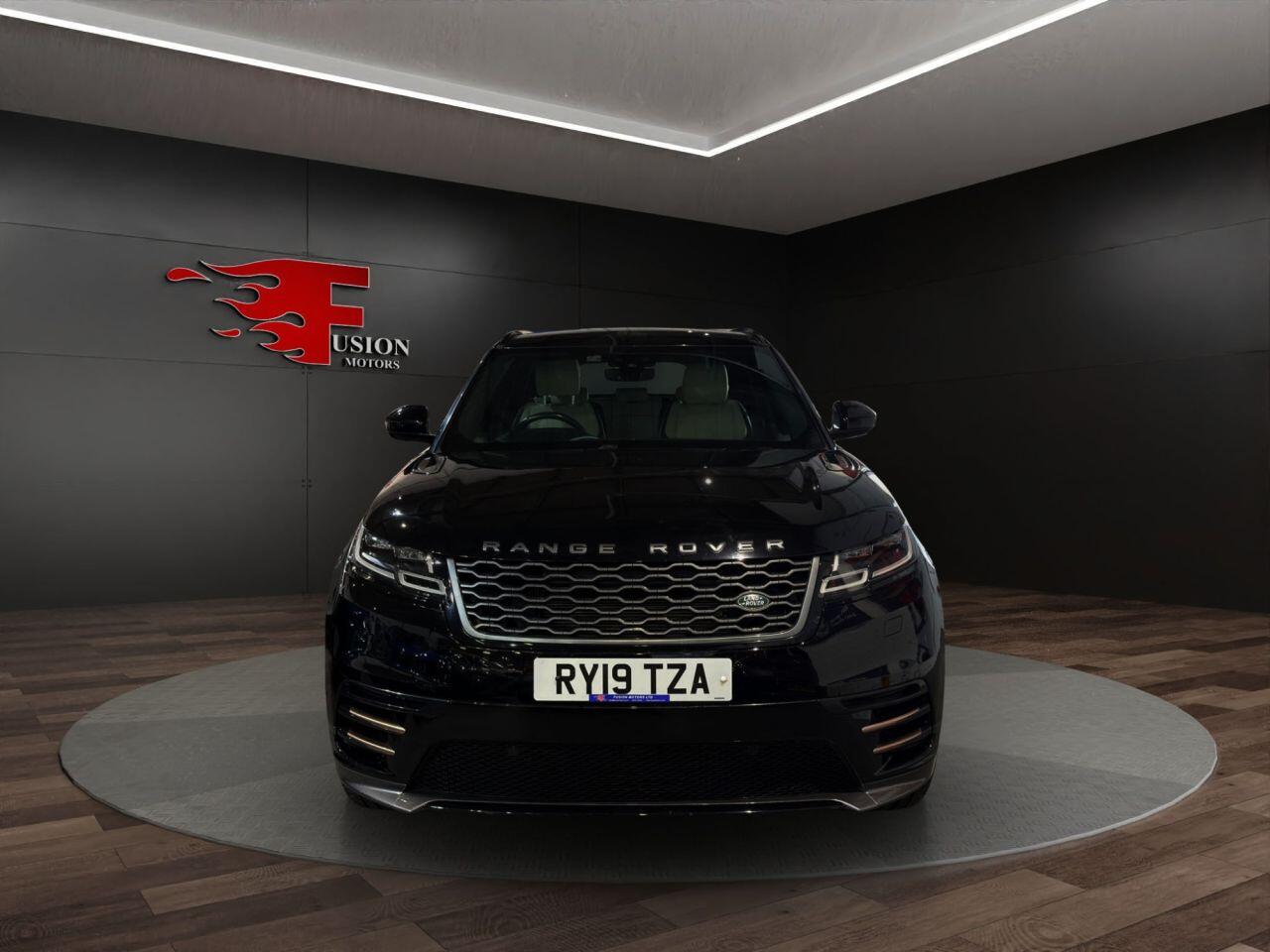 Land Rover Range Rover Velar view 2