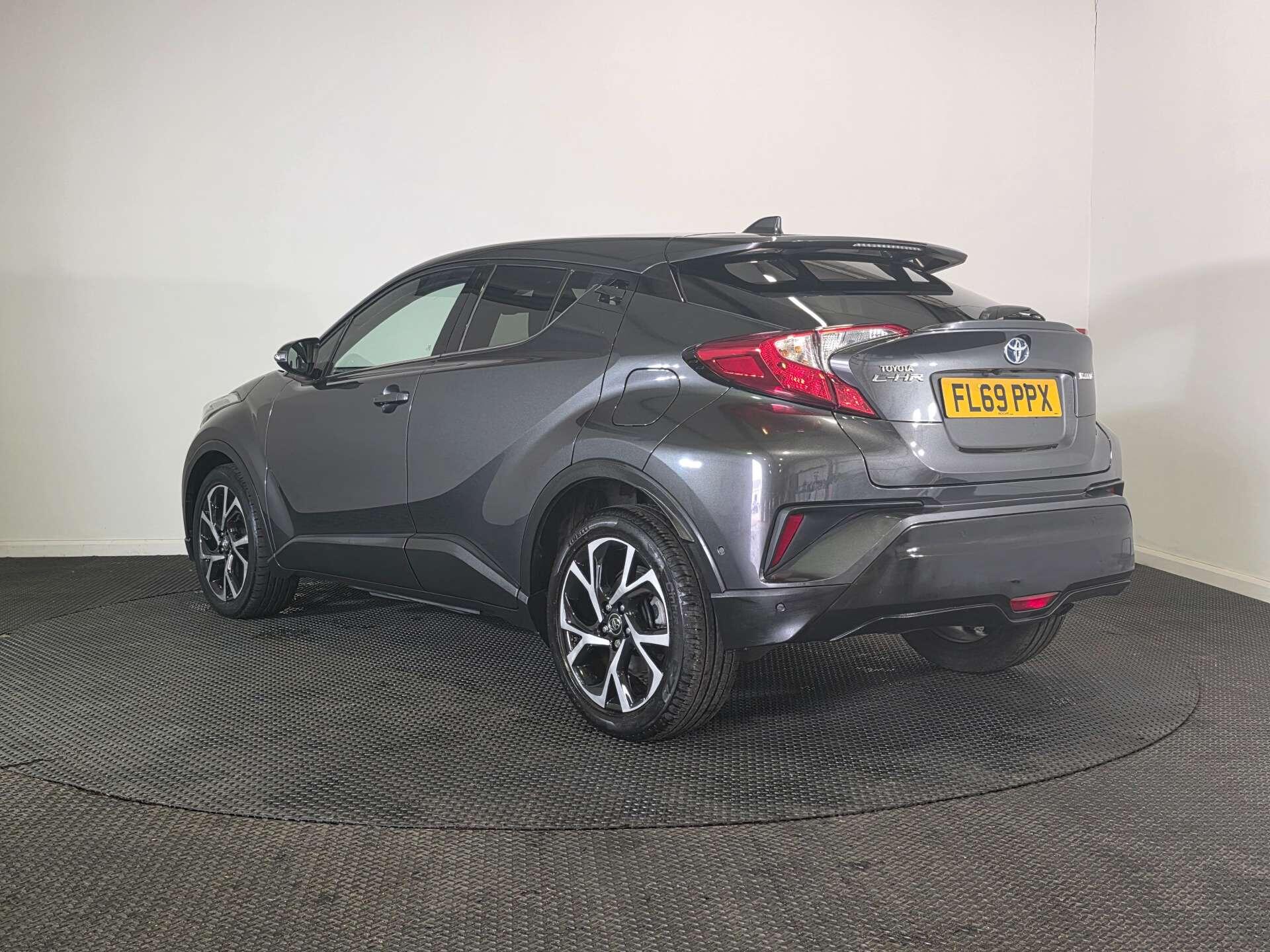 Toyota C-HR view 5
