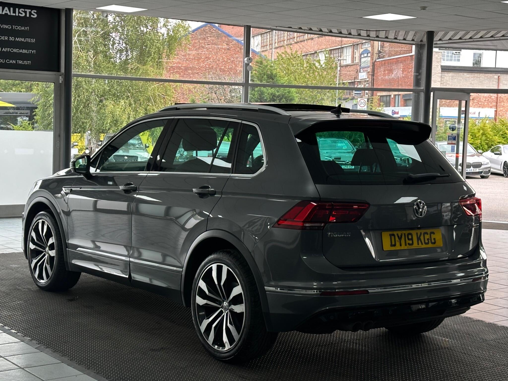 Volkswagen Tiguan view 11