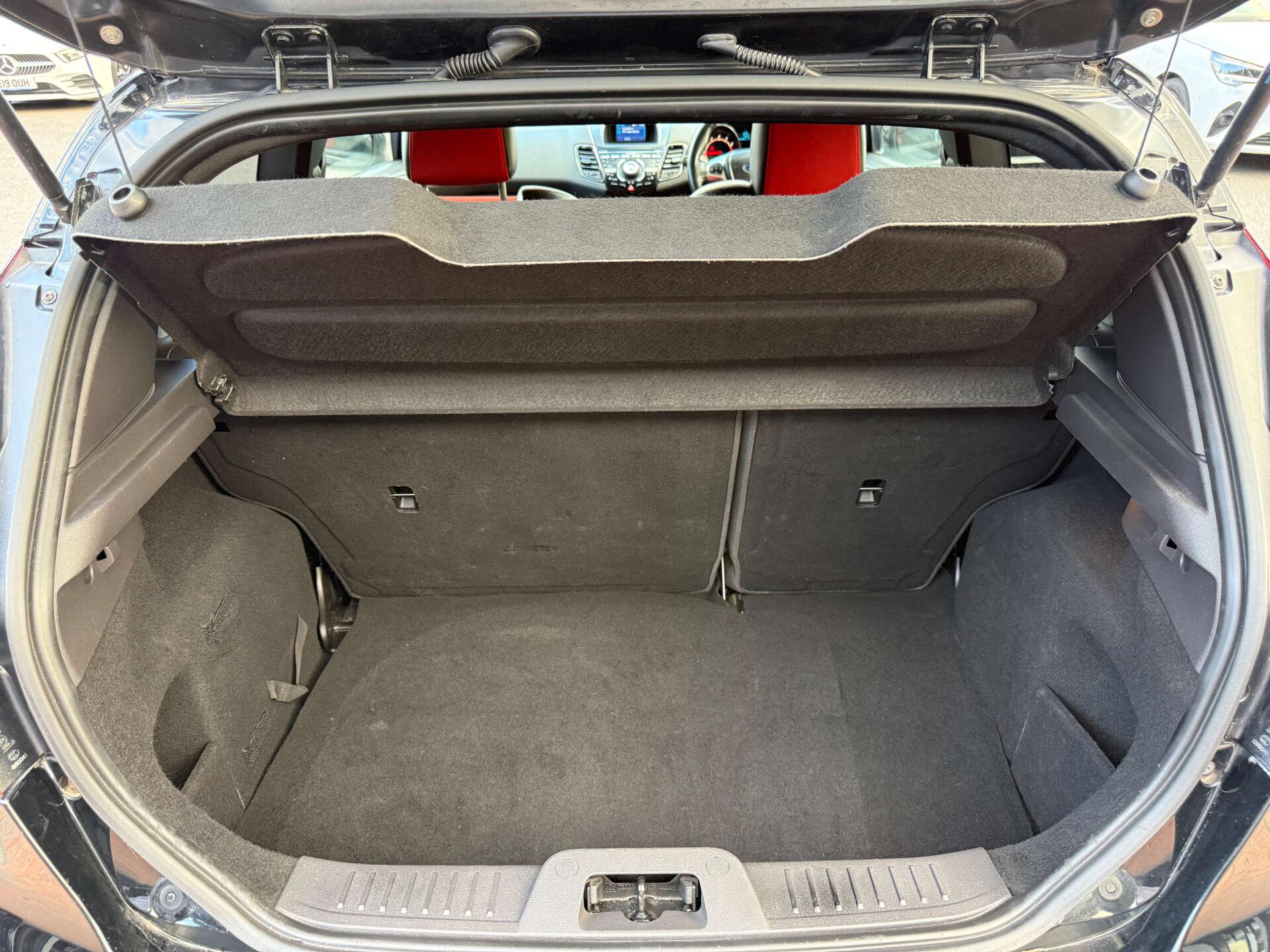 Ford Fiesta view 32