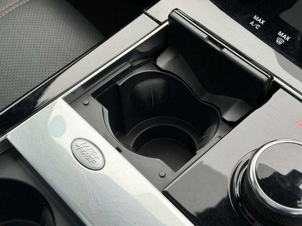 Land Rover Range Rover Velar view 39