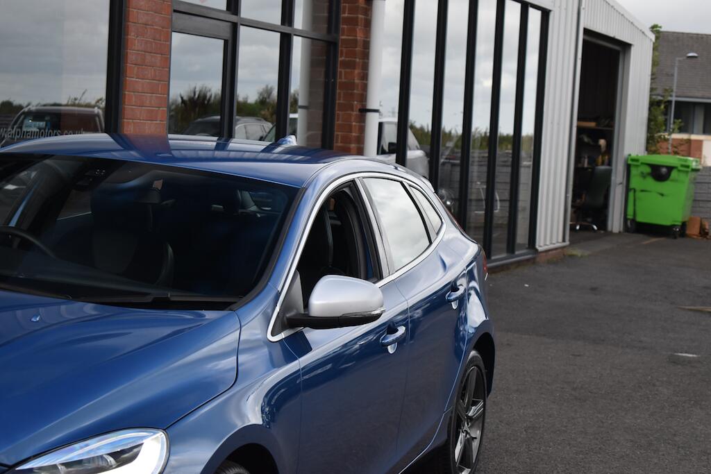 Volvo V40 view 23