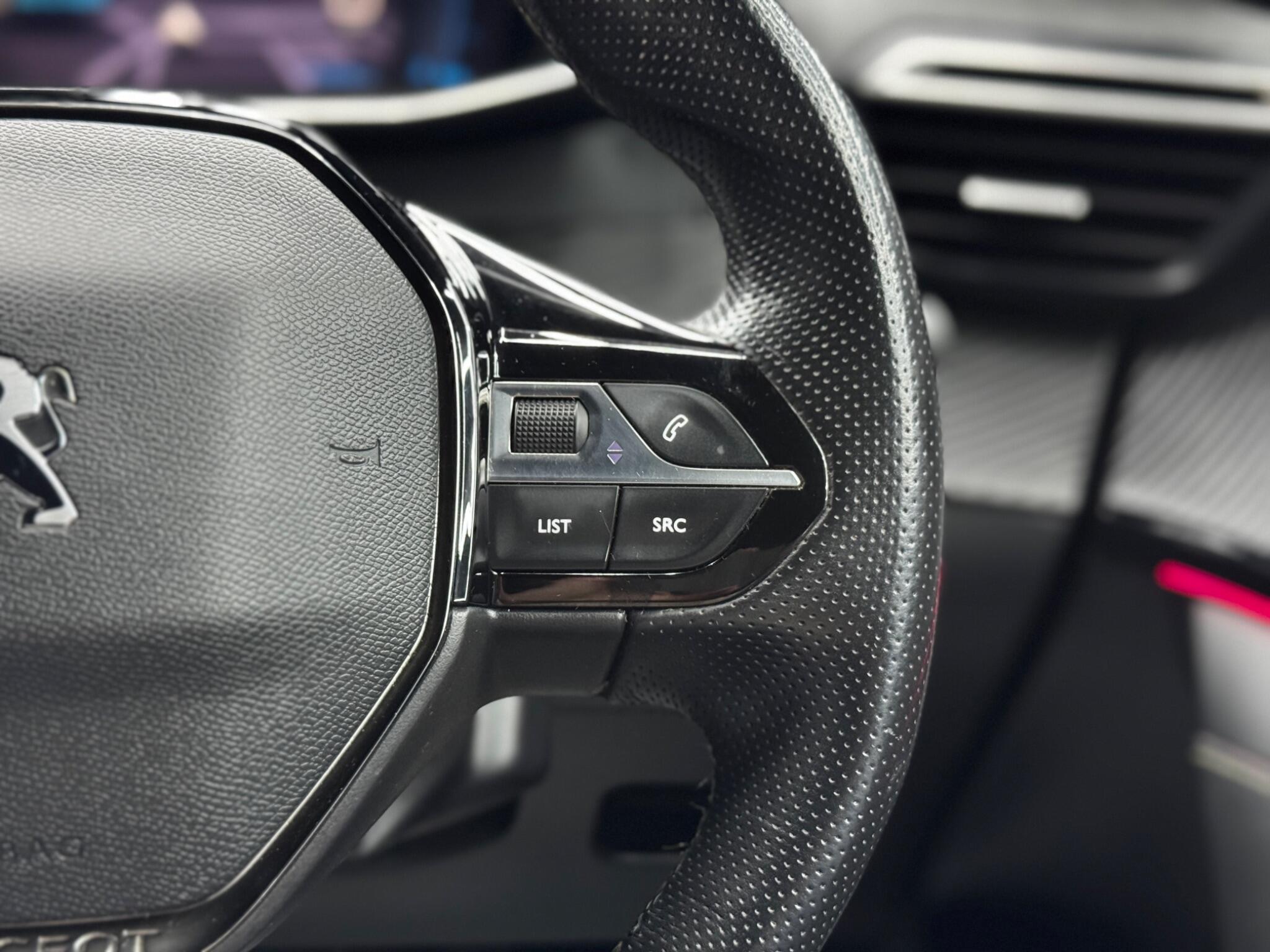 Peugeot 208 view 21
