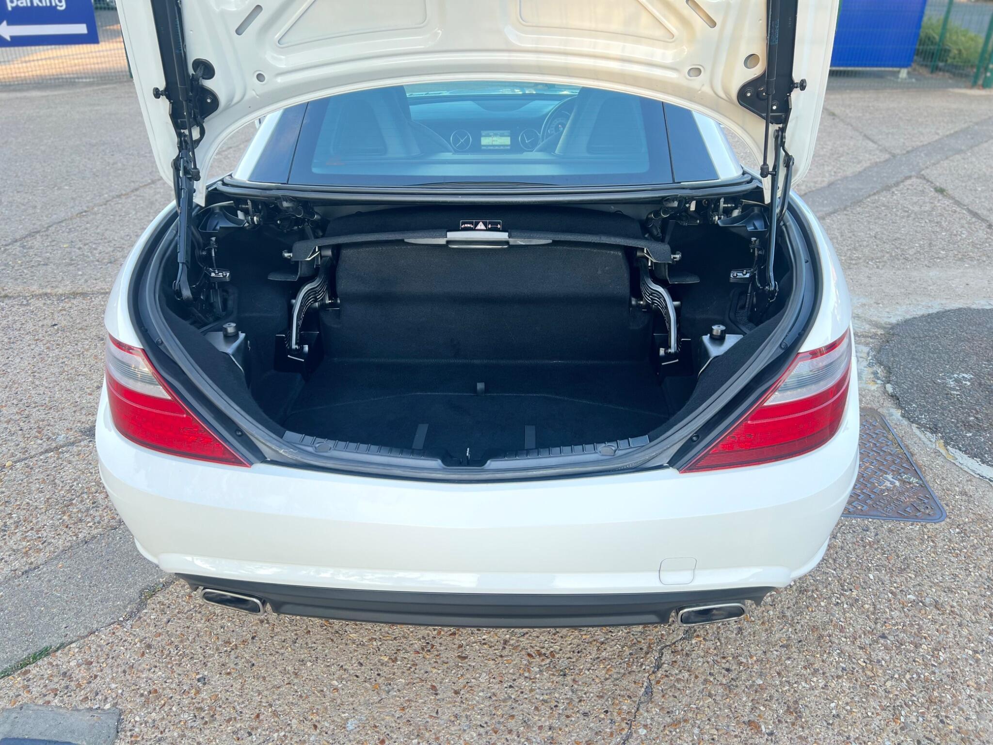 Mercedes-Benz SLK view 22