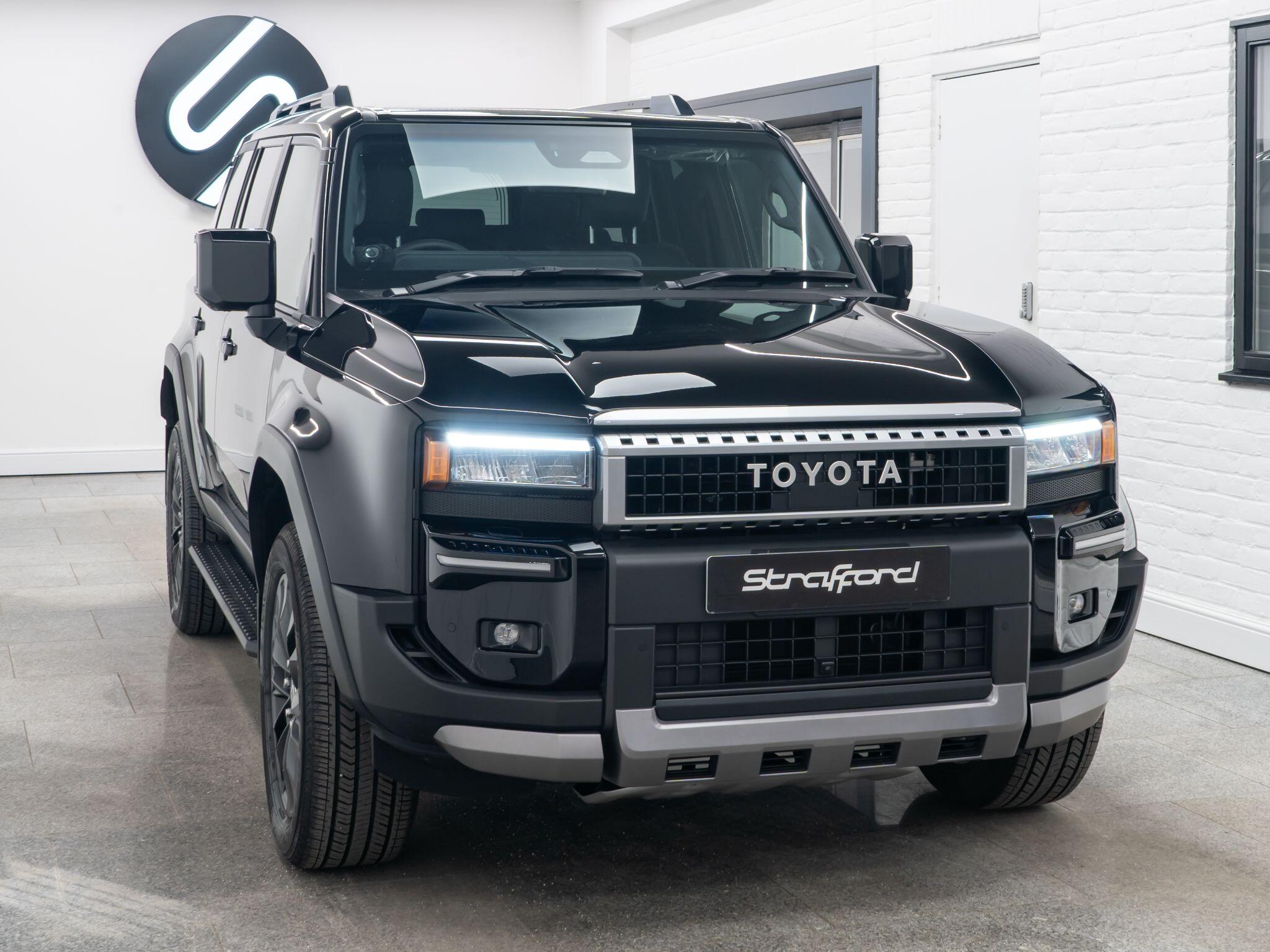 Toyota Land Cruiser view 2