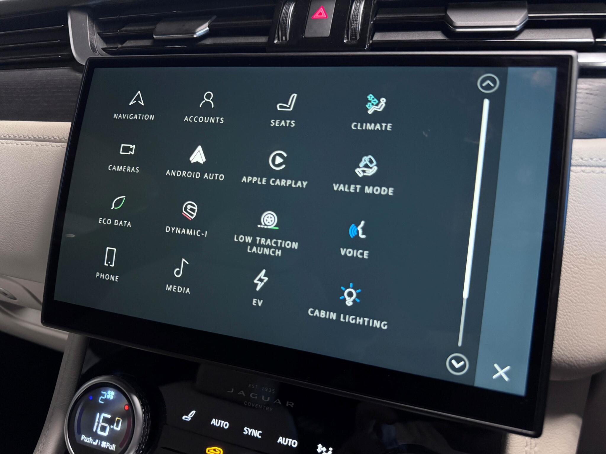 Jaguar F-Pace view 9