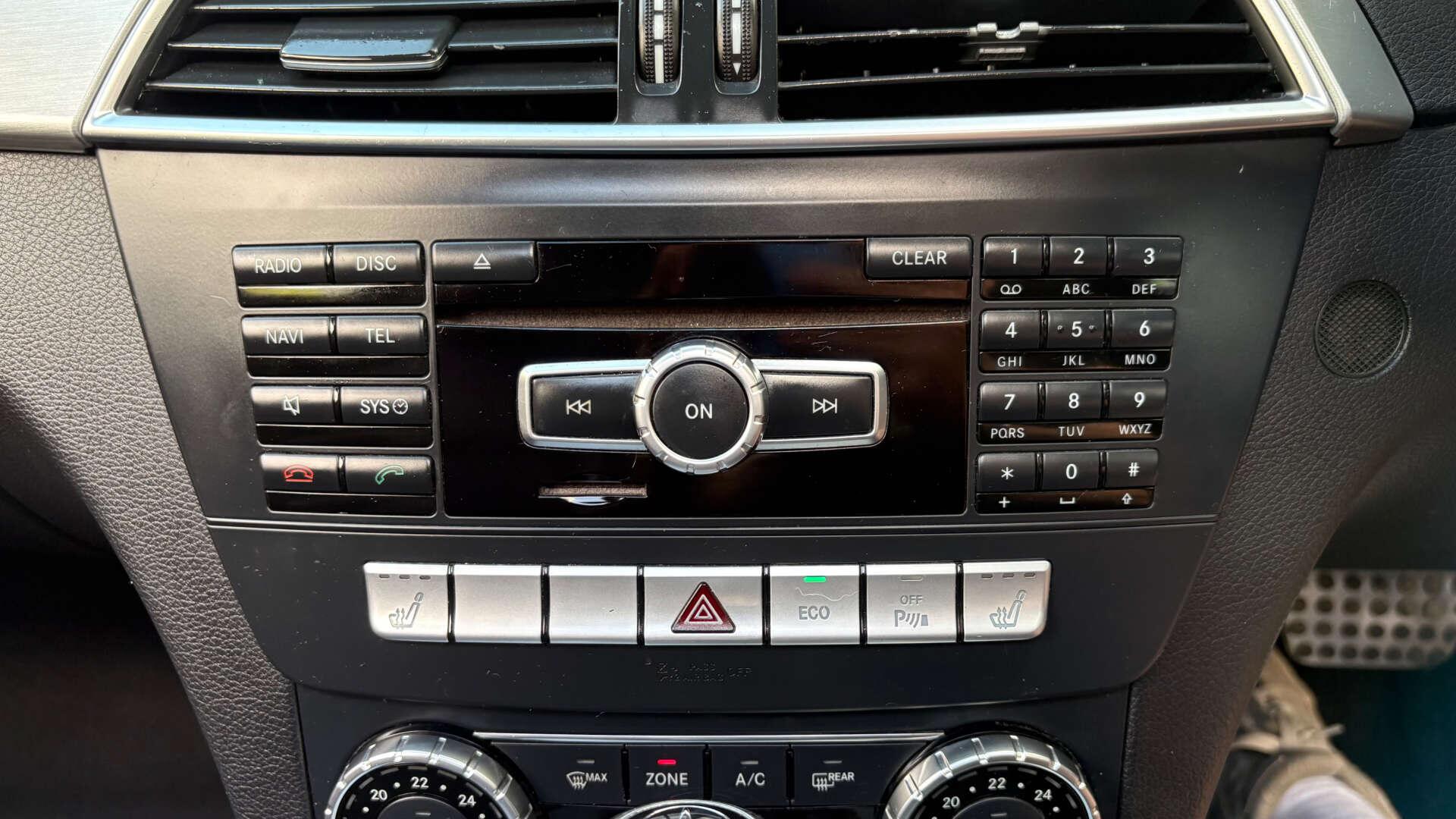 Mercedes-Benz C-Class view 27