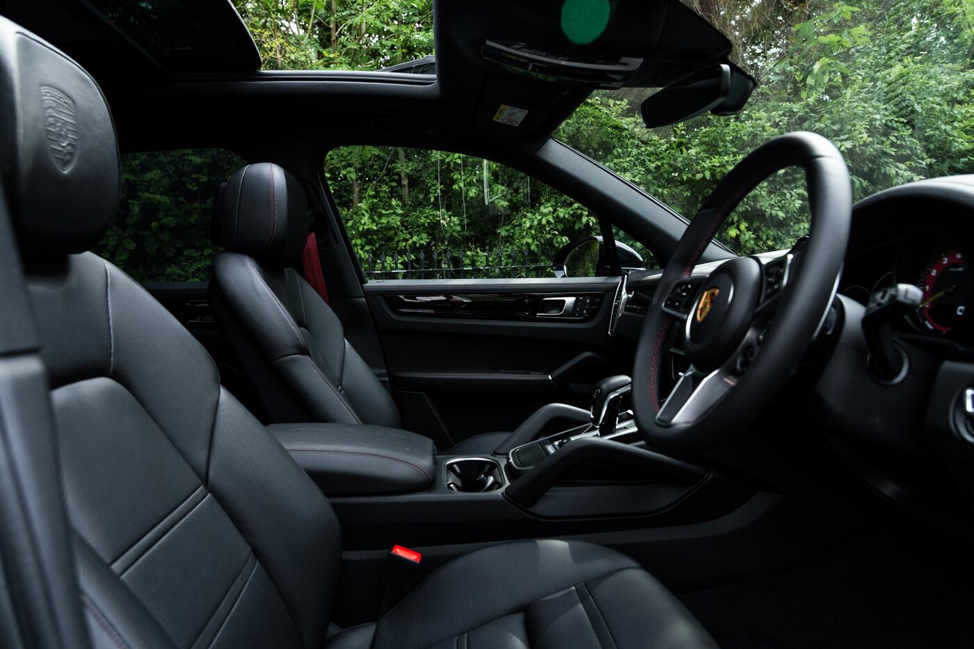 Porsche Cayenne view 28