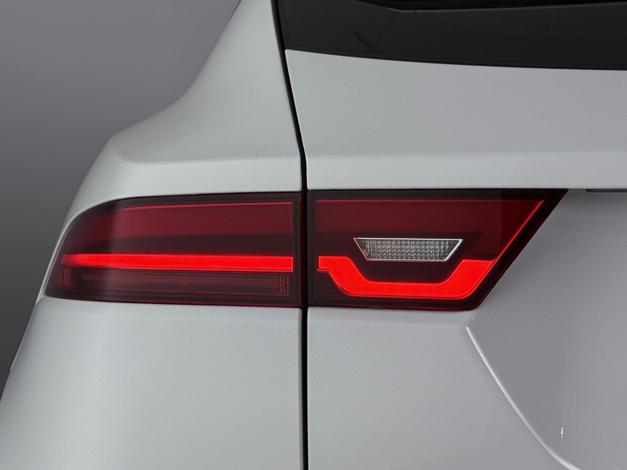Jaguar E-Pace view 11