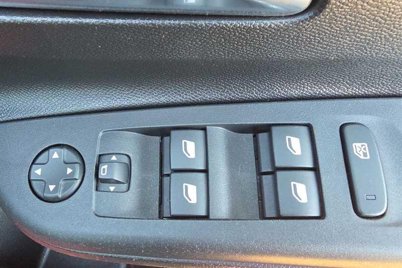 Vauxhall Corsa view 16