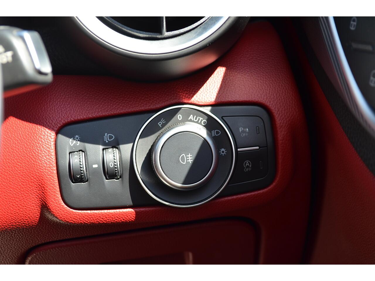 Alfa Romeo Giulia view 31