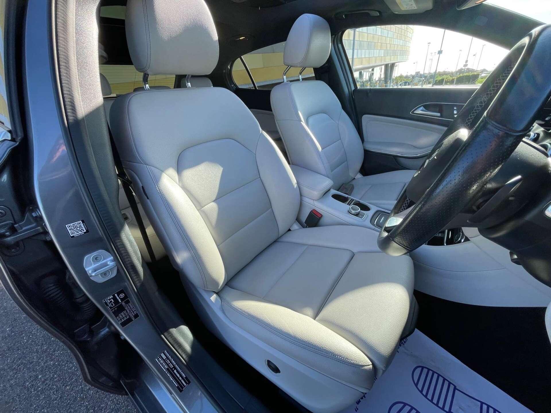 Mercedes-Benz Gla view 36
