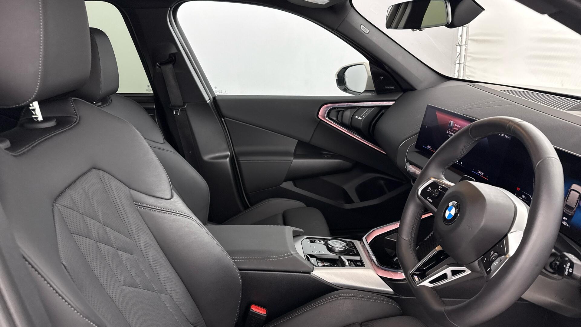 BMW X3 view 11