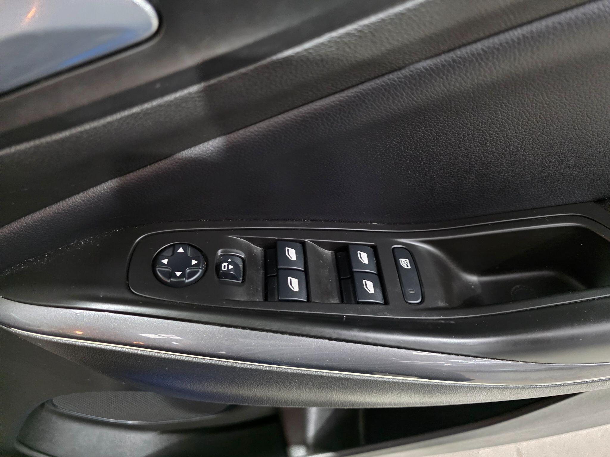 Vauxhall Grandland X view 14
