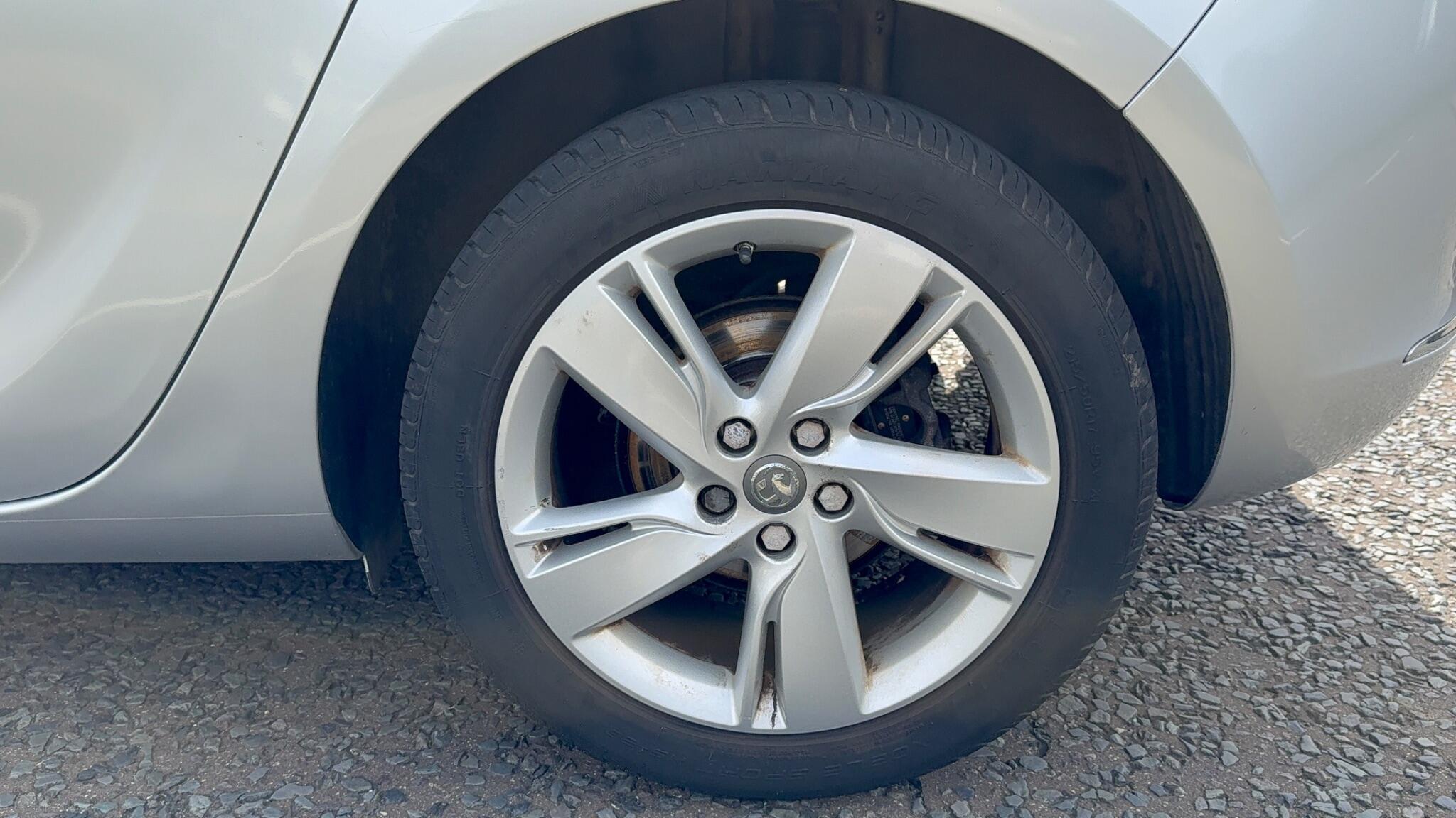 2015 Vauxhall Astra 1.6i SRi Euro 6 5dr • 60,200 miles image 36
