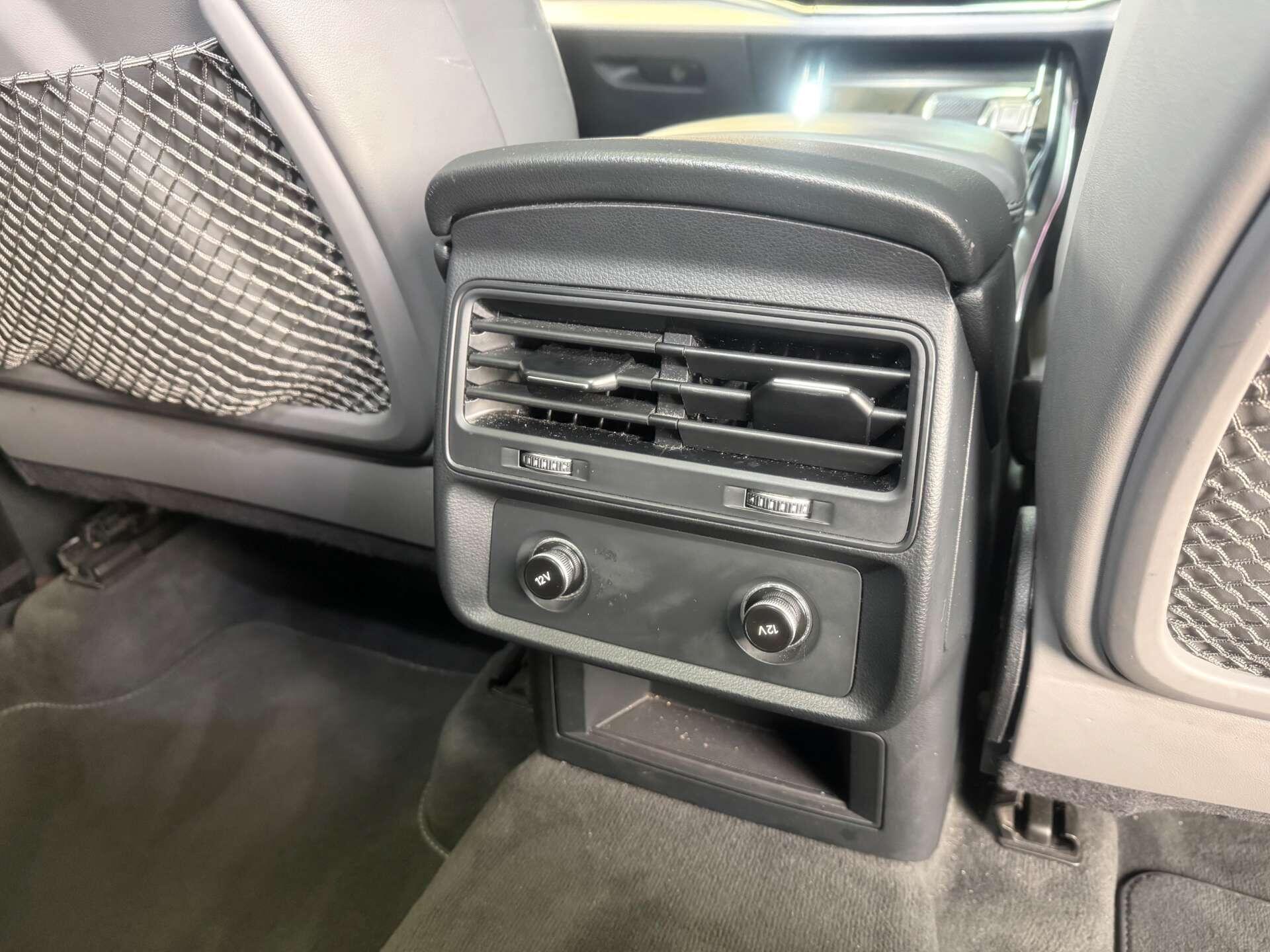 Audi SQ7 view 24
