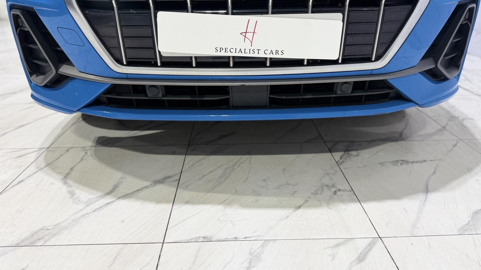 Audi Q3 view 36