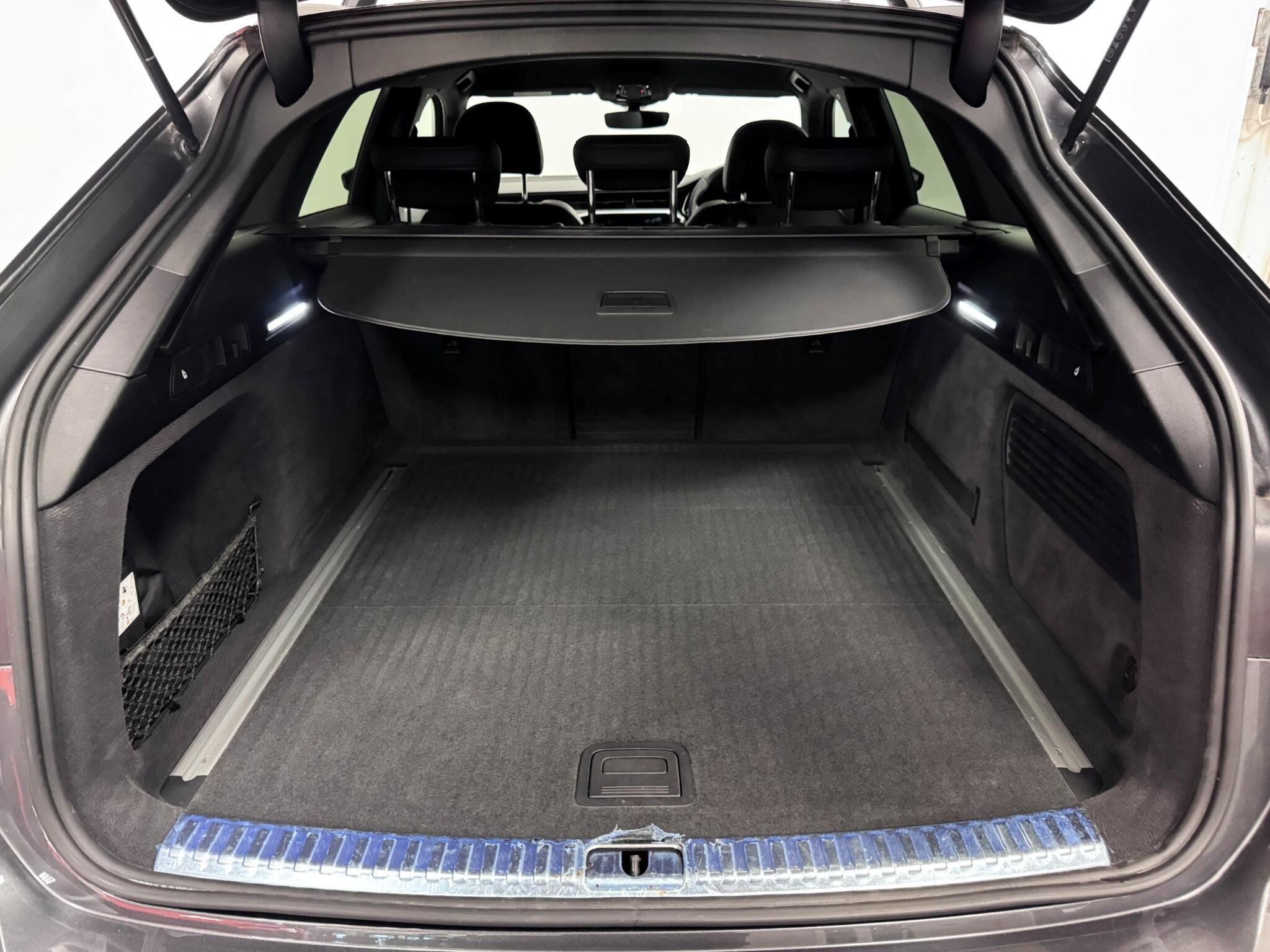 Audi A6 view 7