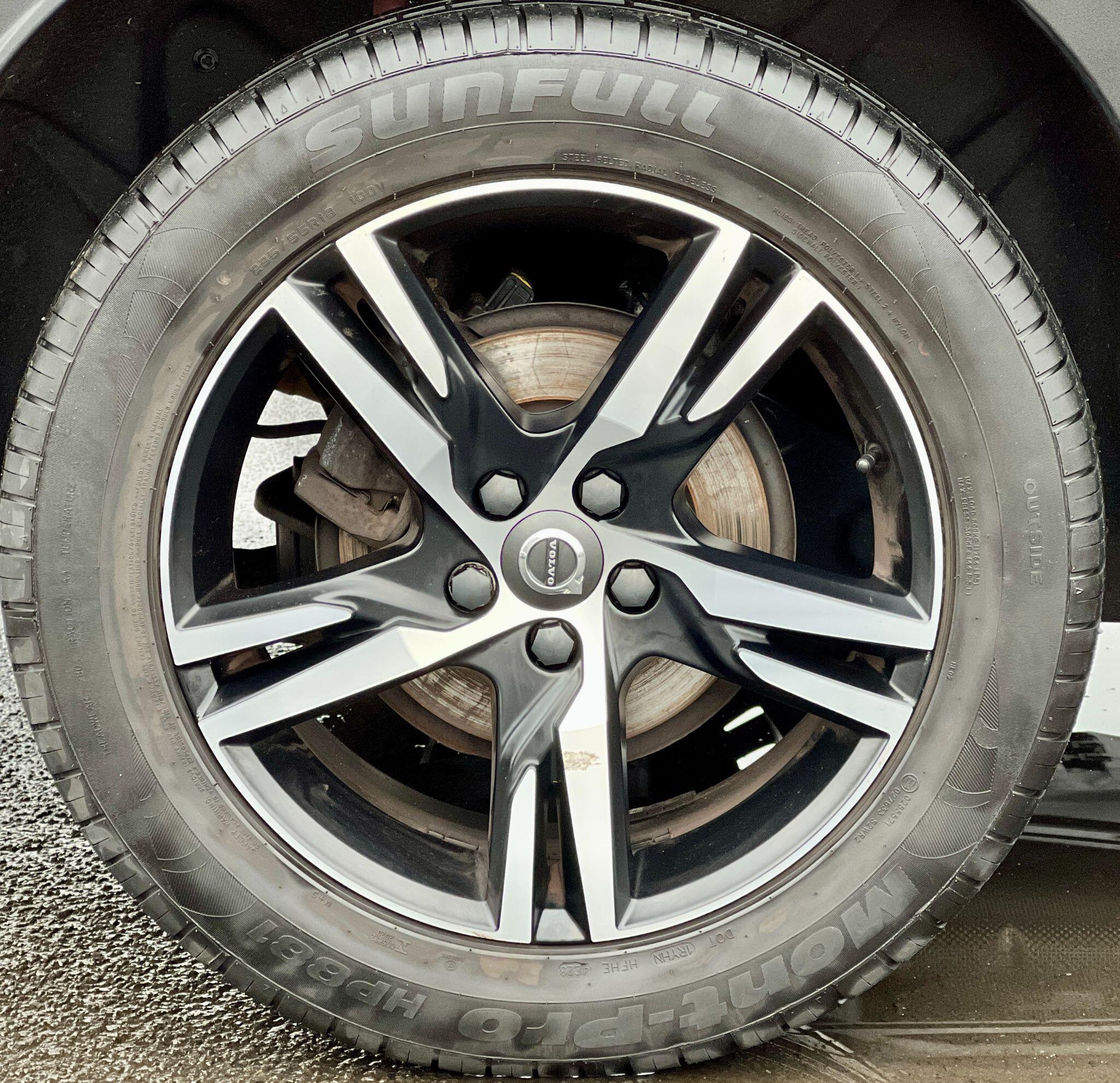 Volvo XC40 view 29