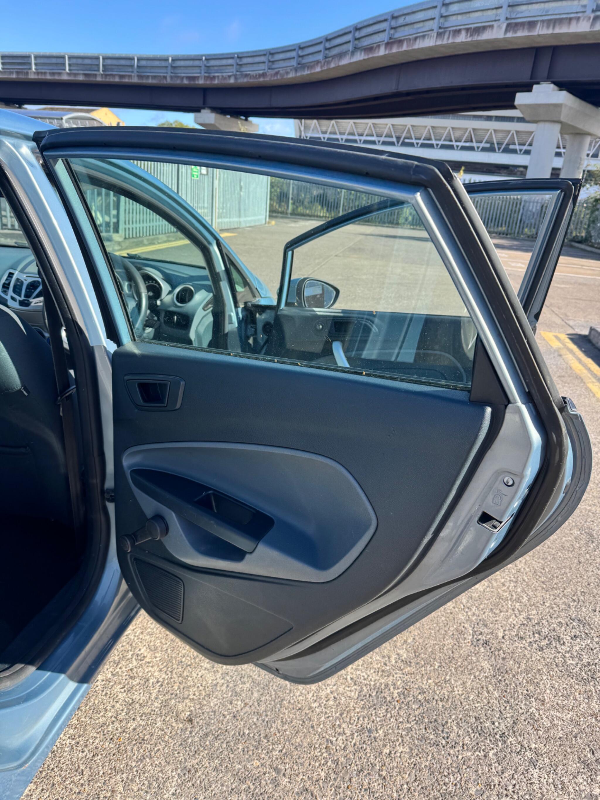 Ford Fiesta view 35