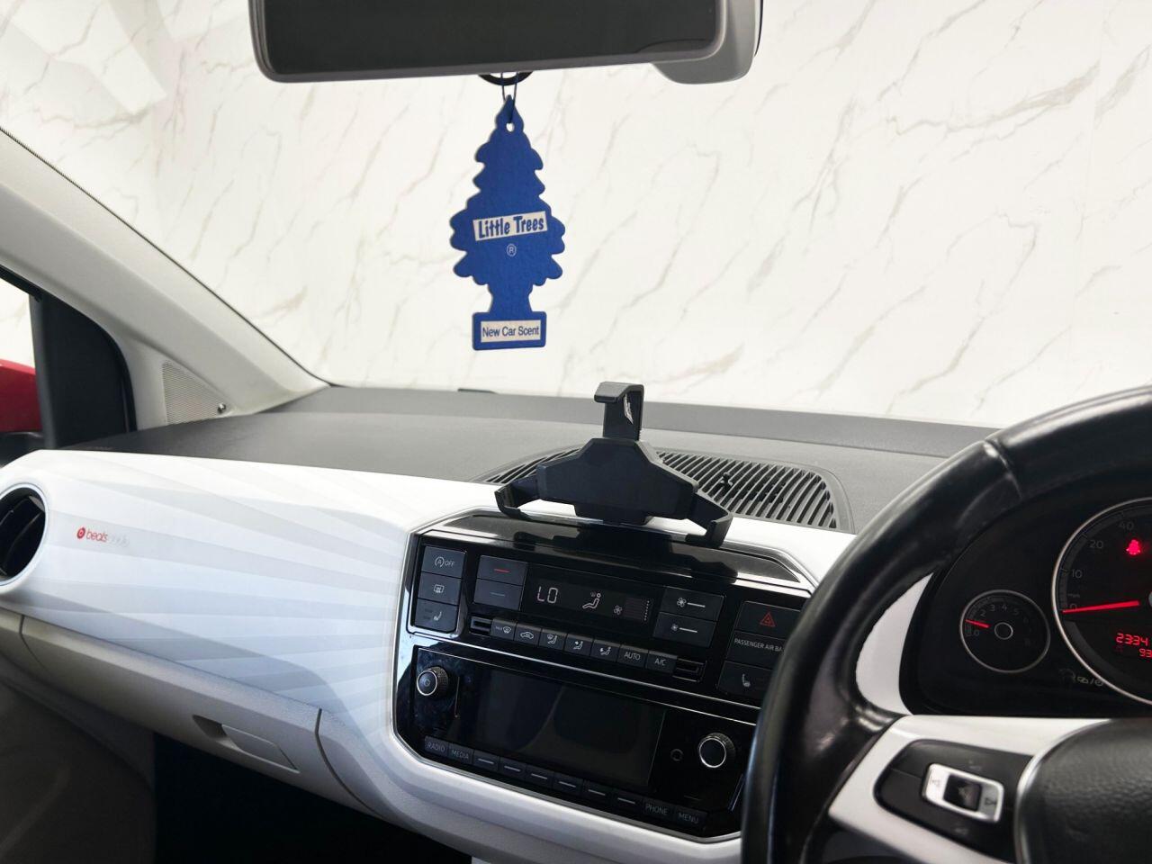 Volkswagen Up! view 15