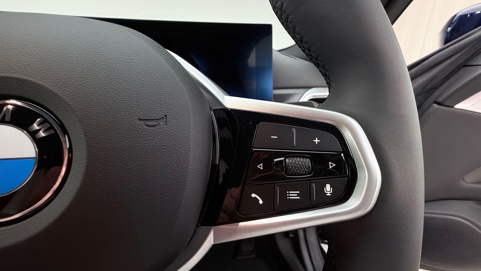 BMW i4 view 18