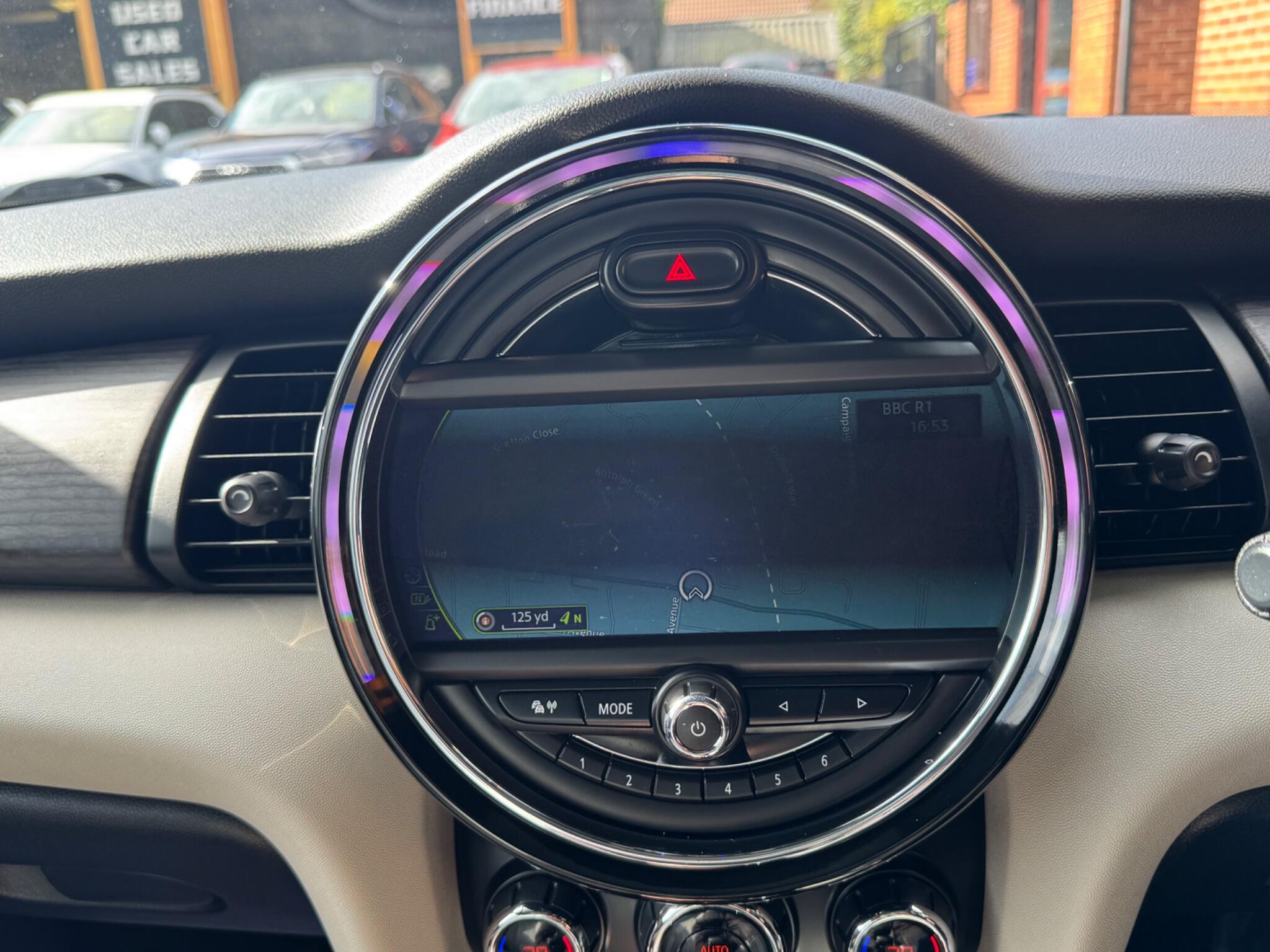 Mini Hatch view 30