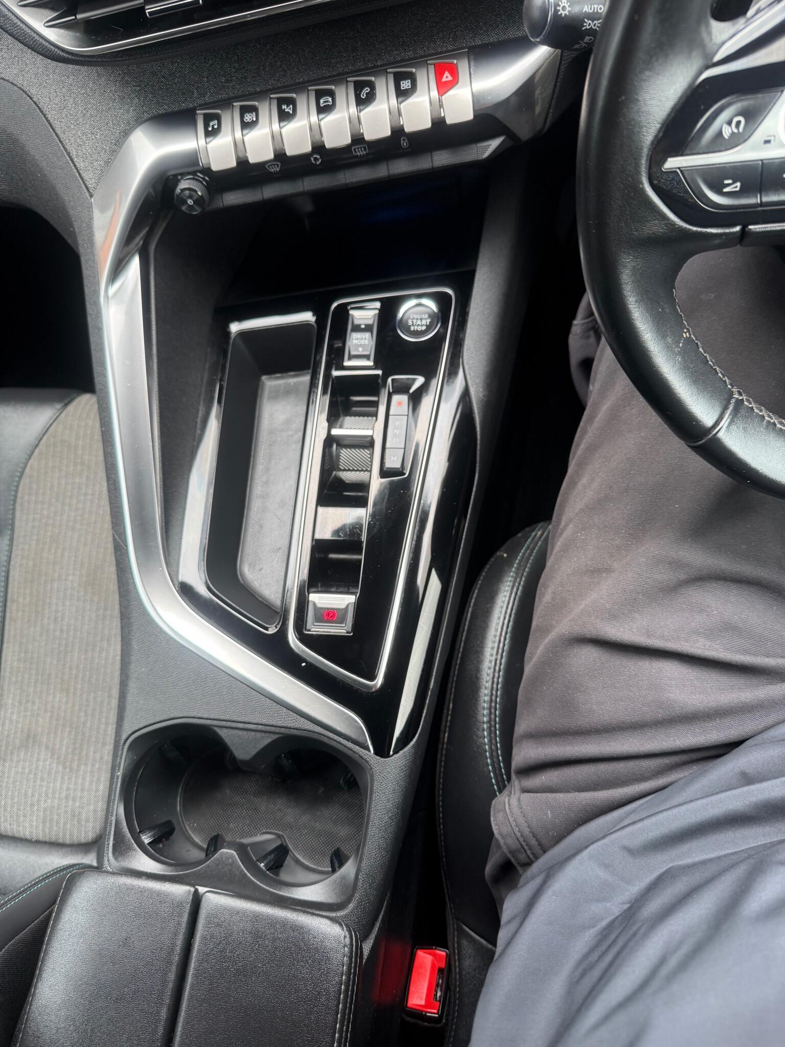 Peugeot 5008 view 22