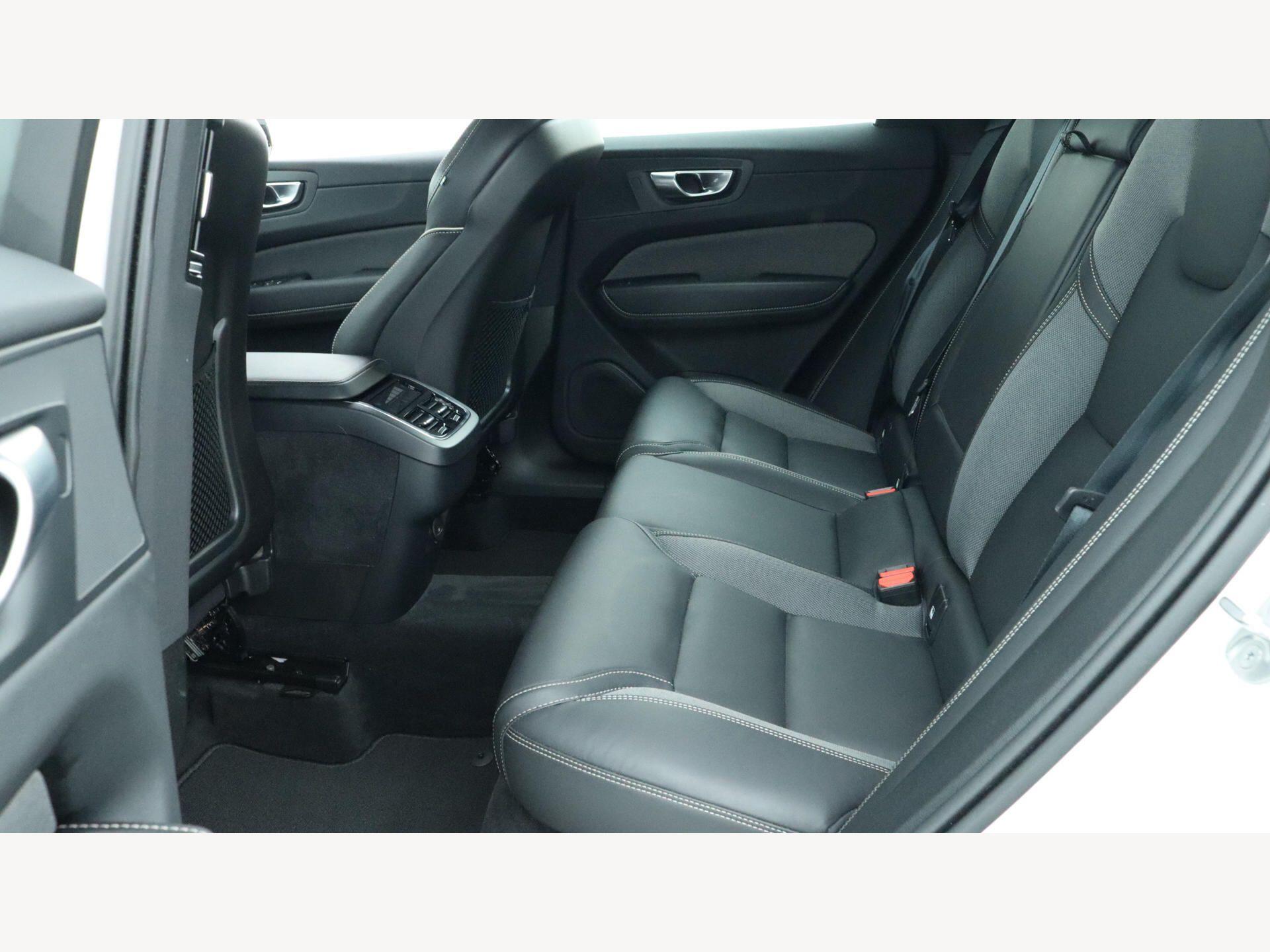 Volvo XC60 view 30