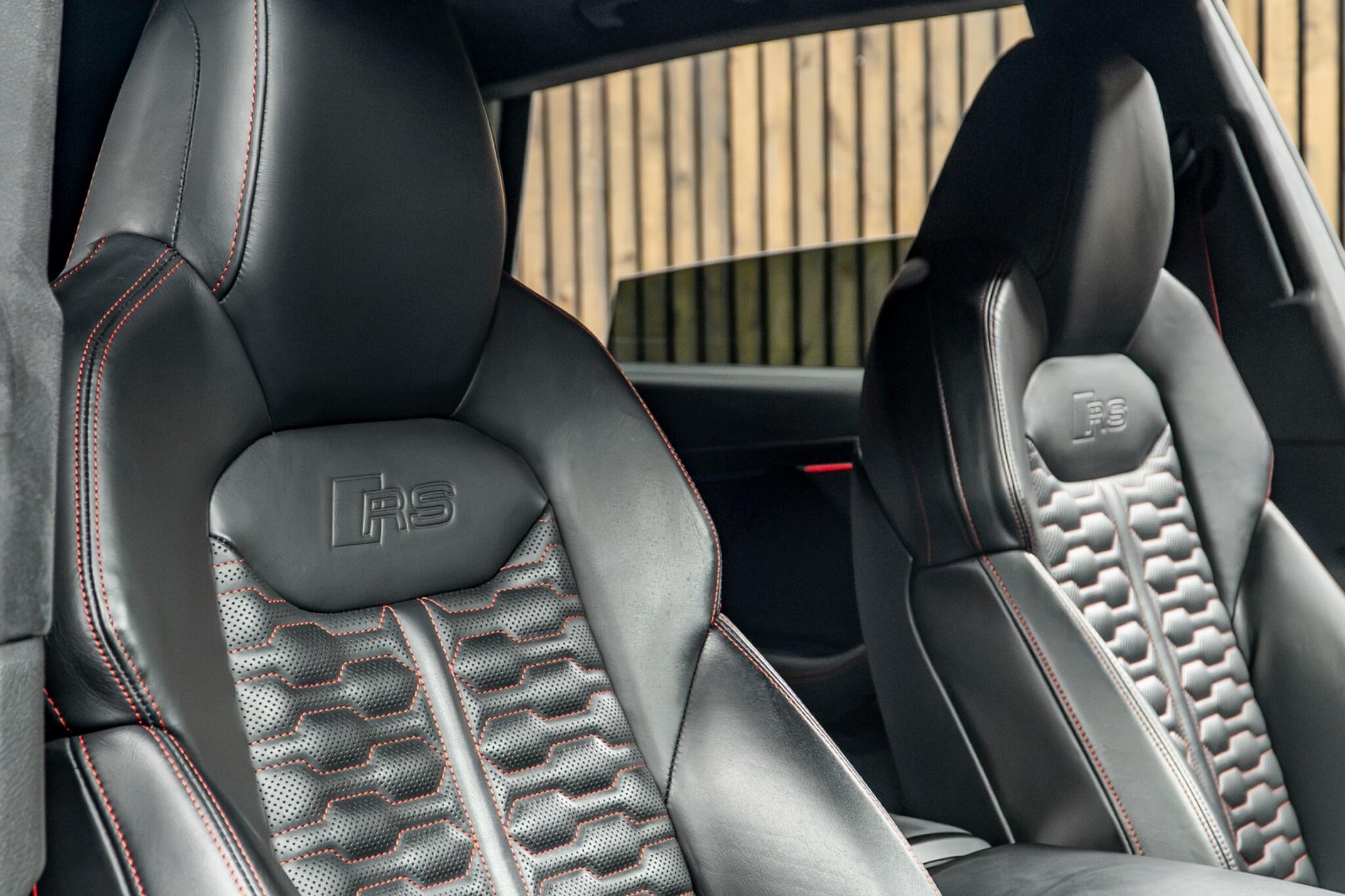 Audi RS Q8 view 37
