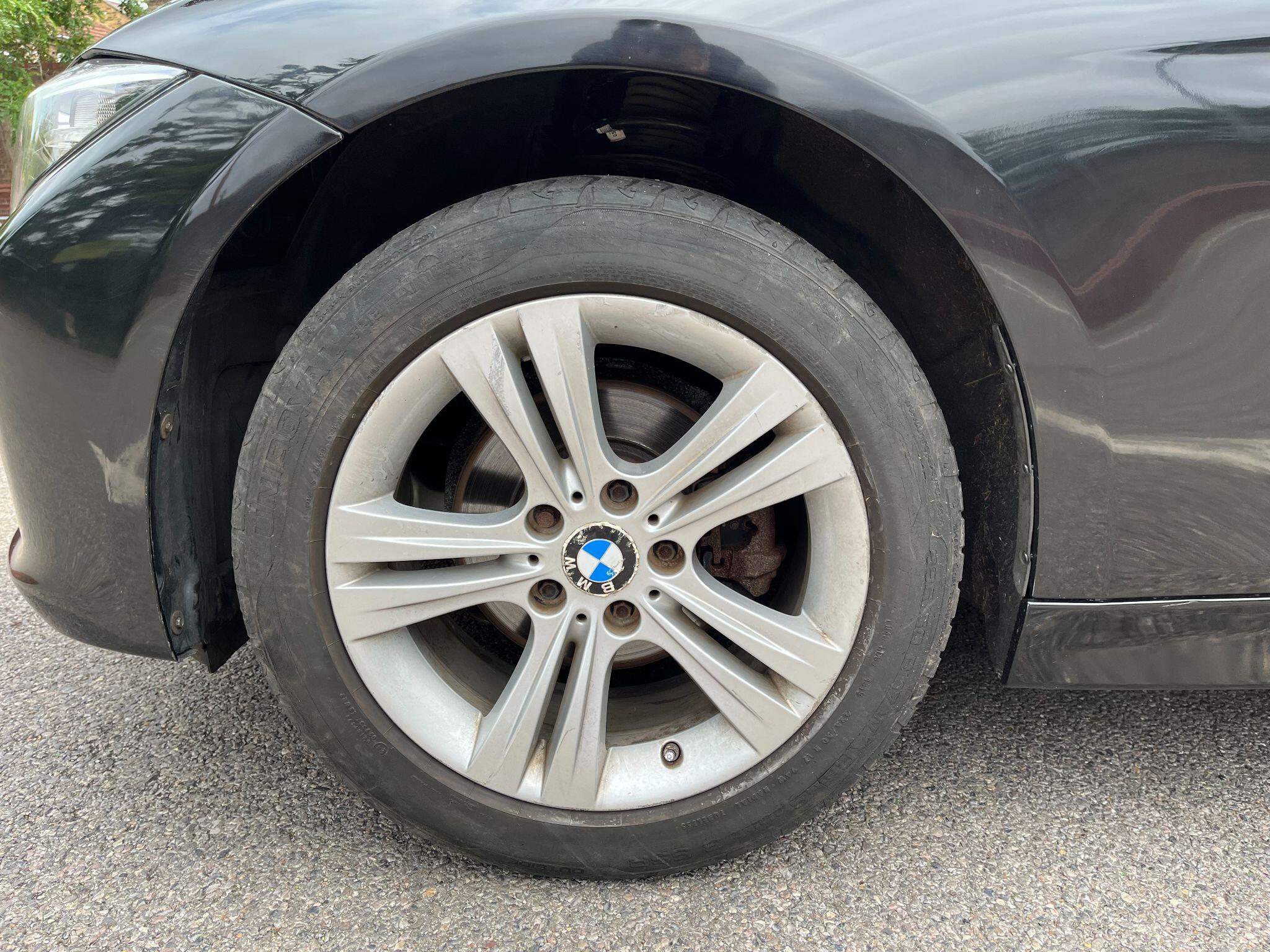 BMW 3 Series view 11