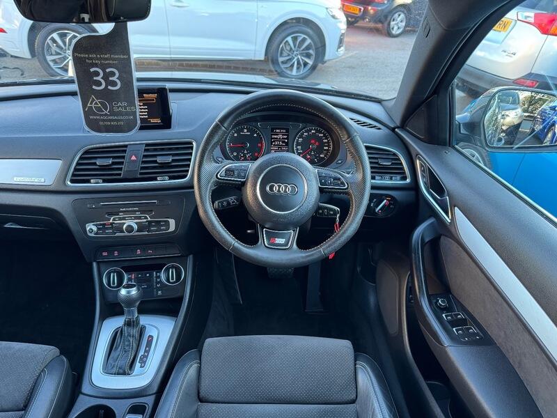 Audi Q3 view 15