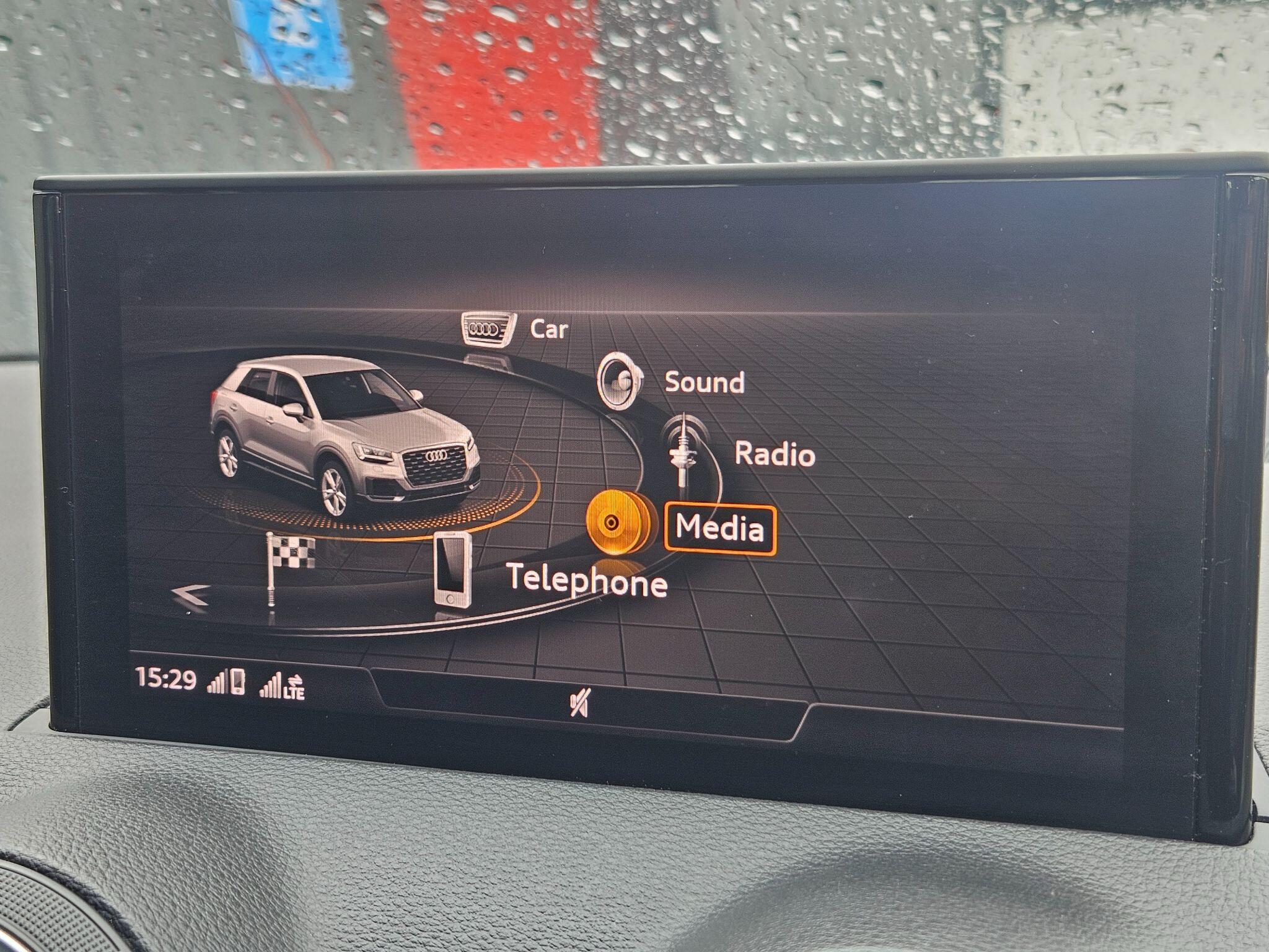 2019 Audi SQ2 image 28
