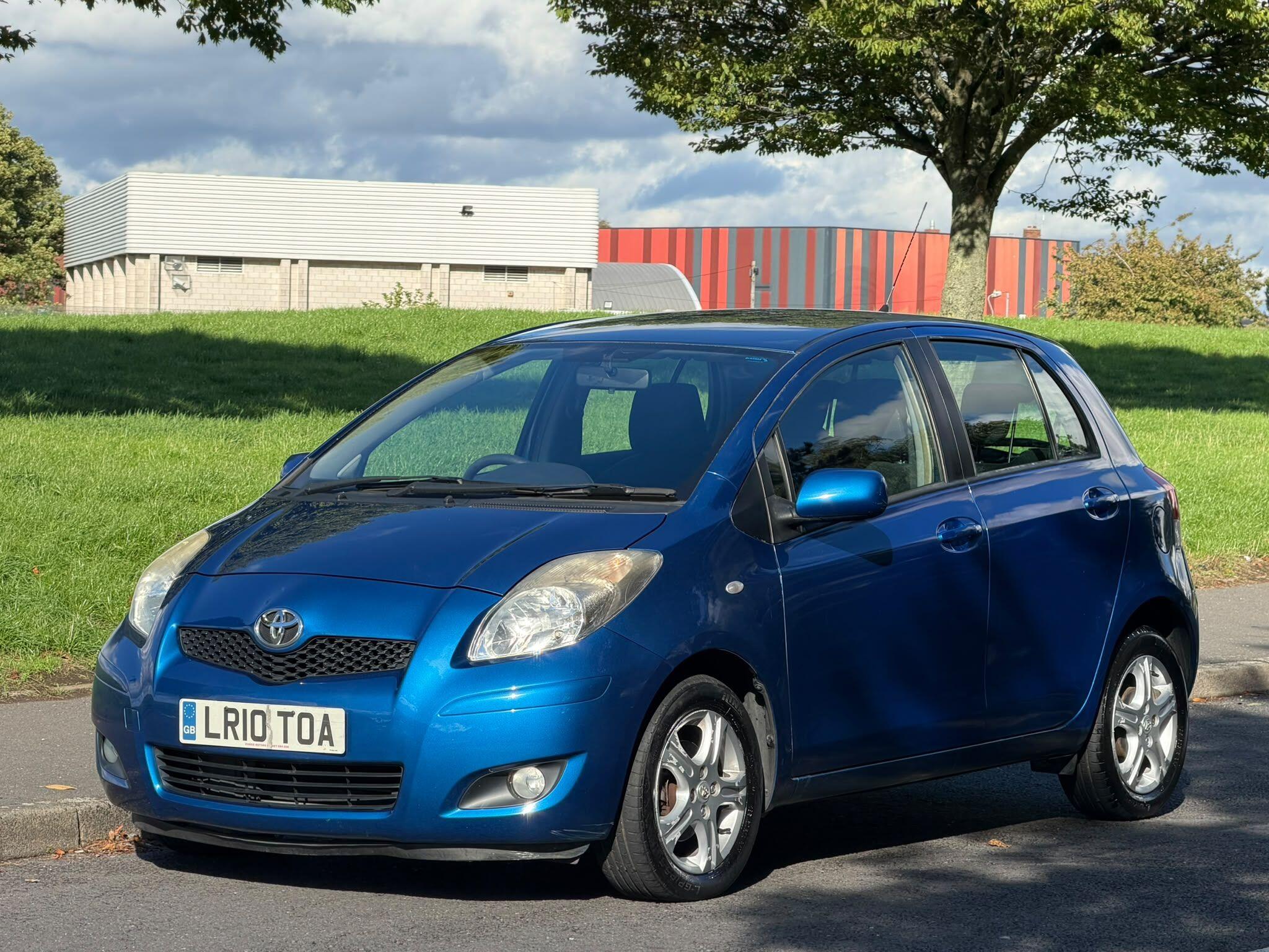 Toyota Yaris view 4