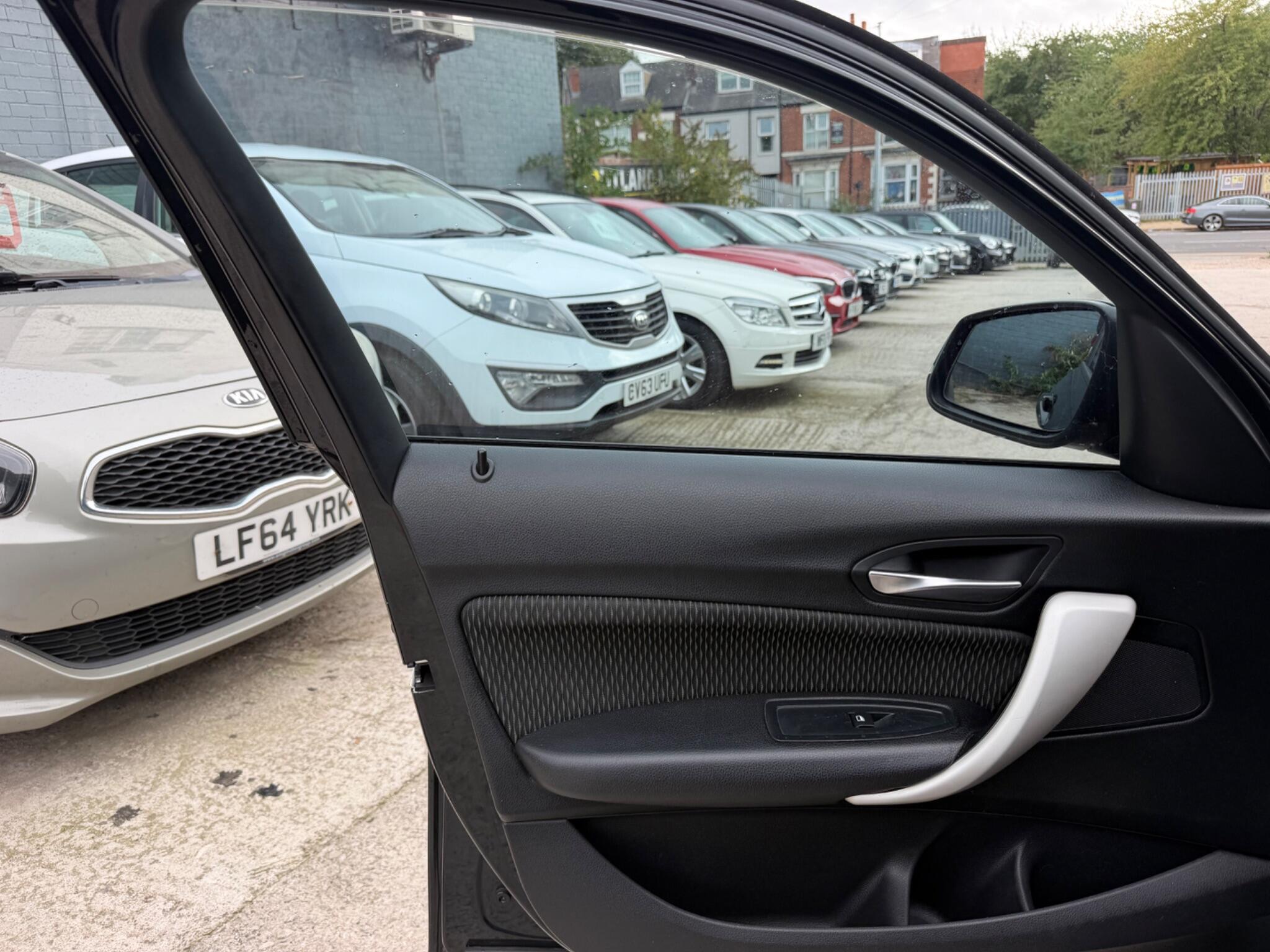 BMW 1 Series view 13