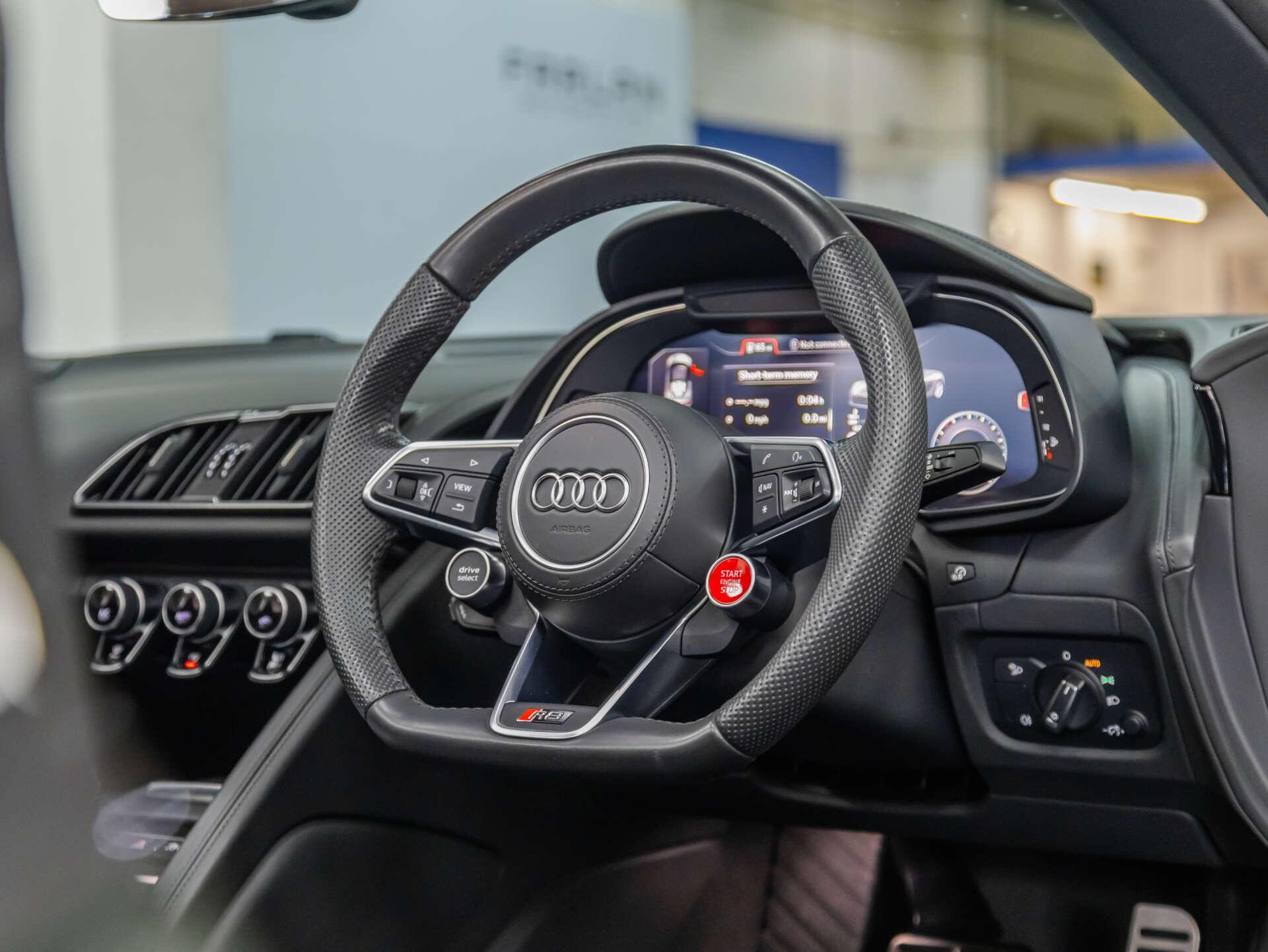 Audi R8 view 44