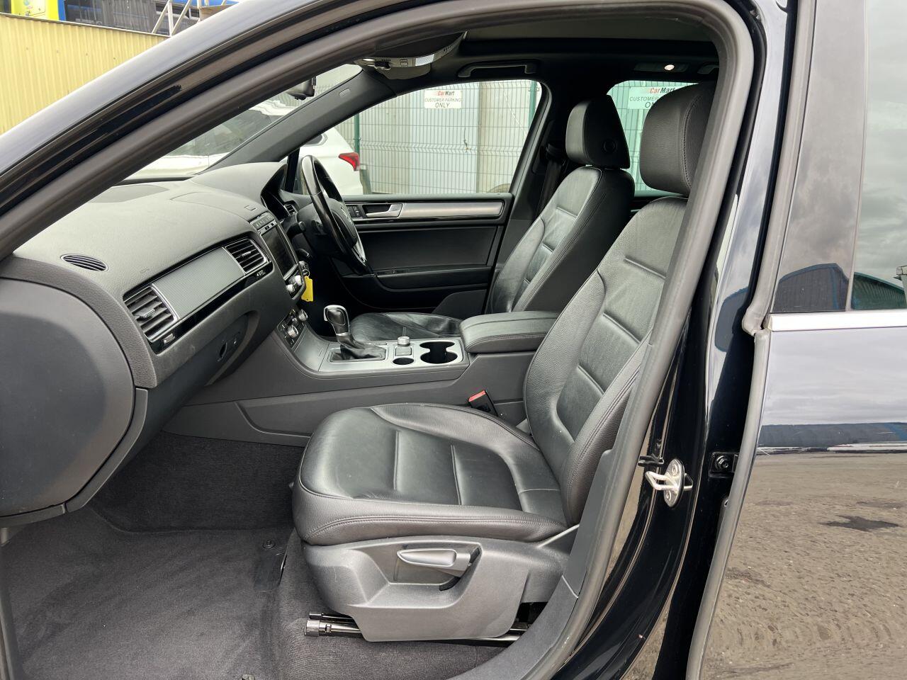 Volkswagen Touareg view 22