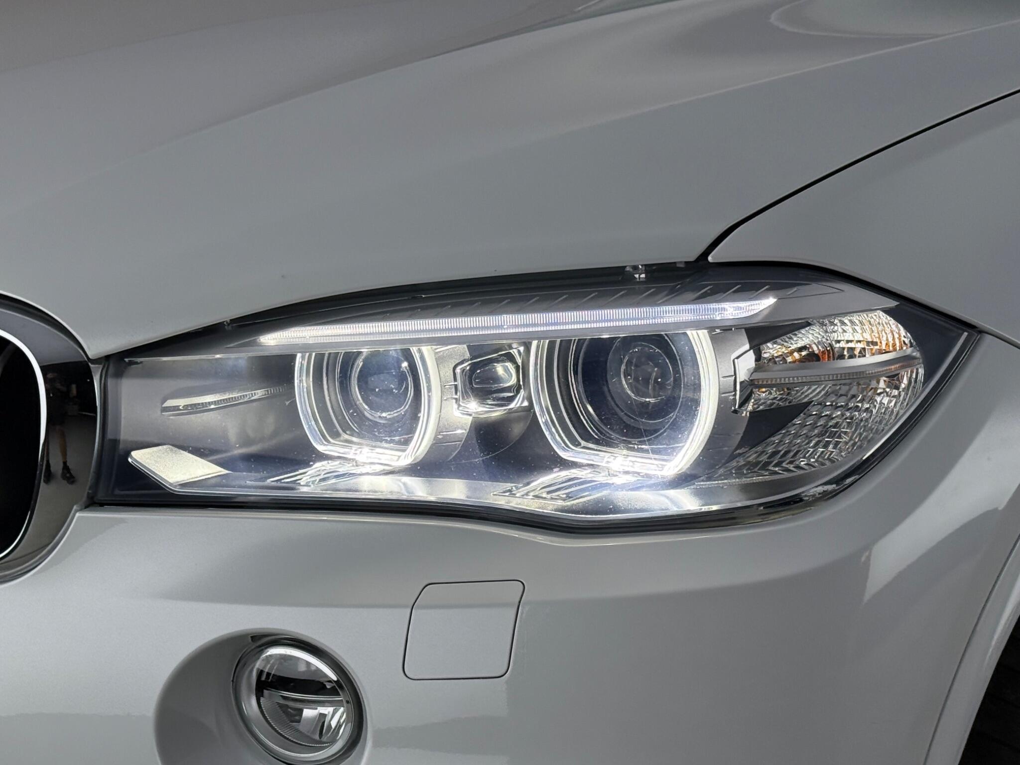 BMW X5 view 13