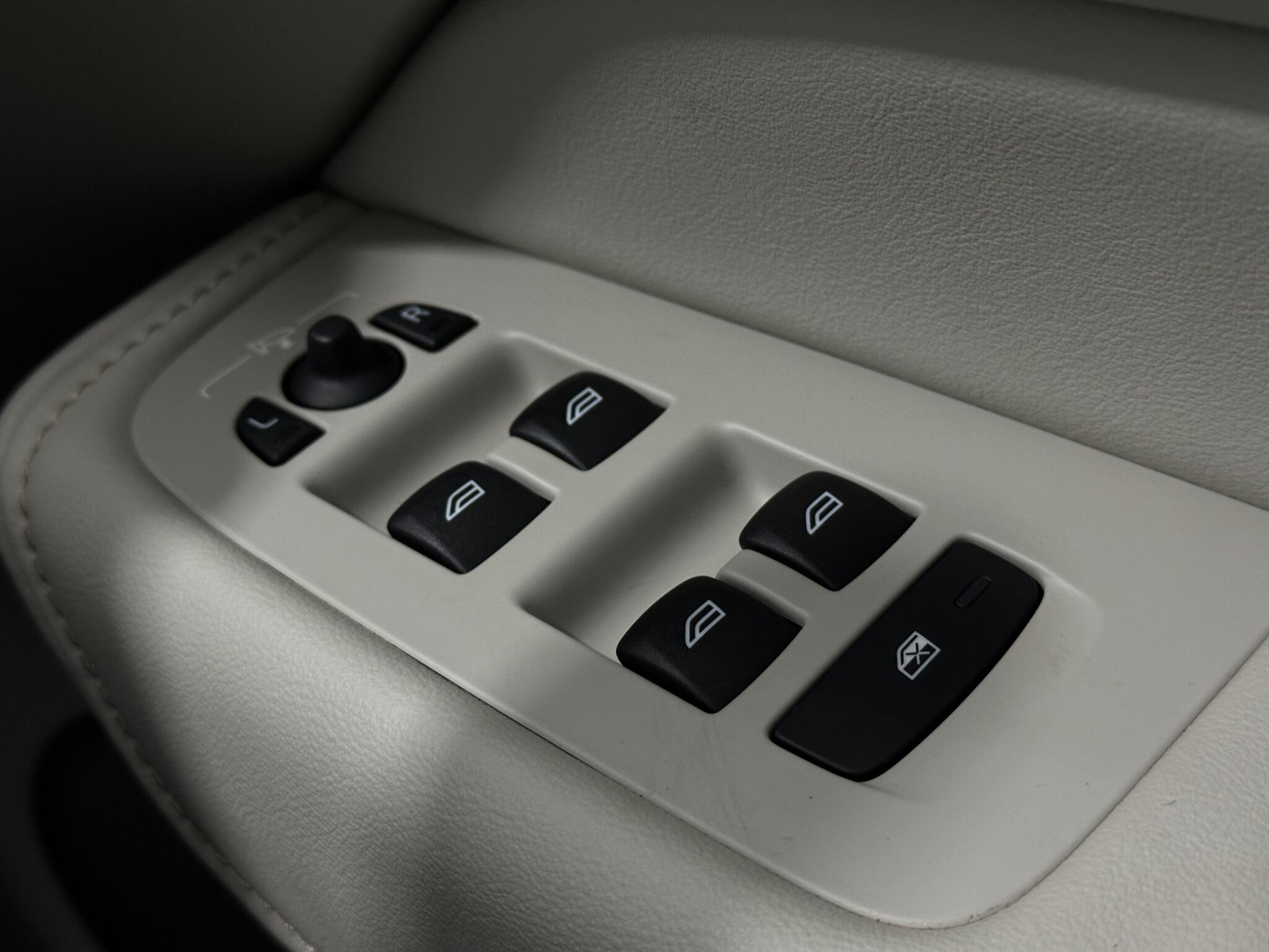Volvo XC60 view 19
