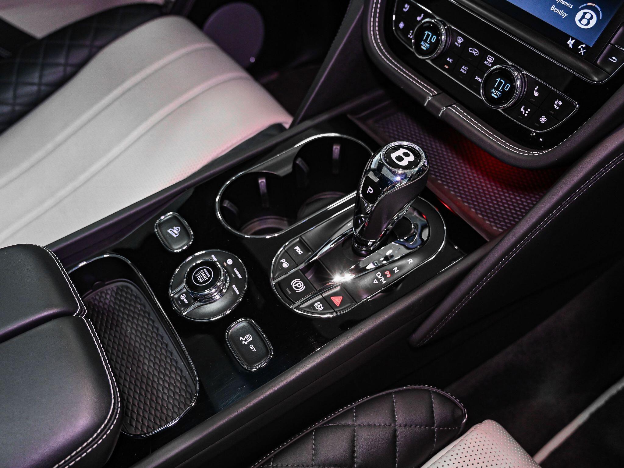 Bentley Bentayga view 18