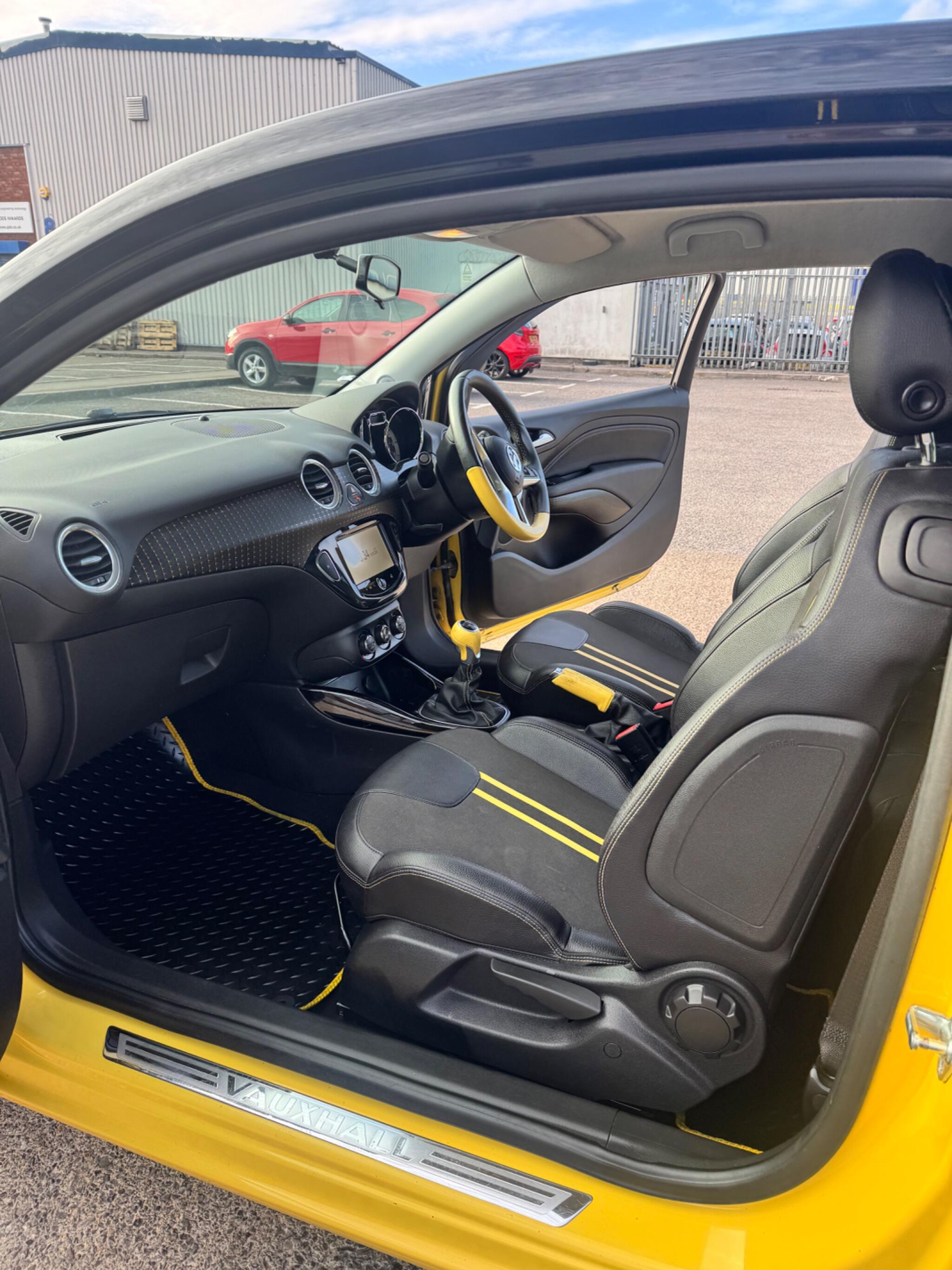 Vauxhall Adam view 35