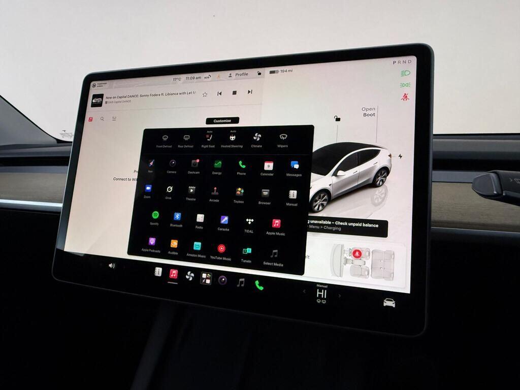 Tesla Model Y view 25