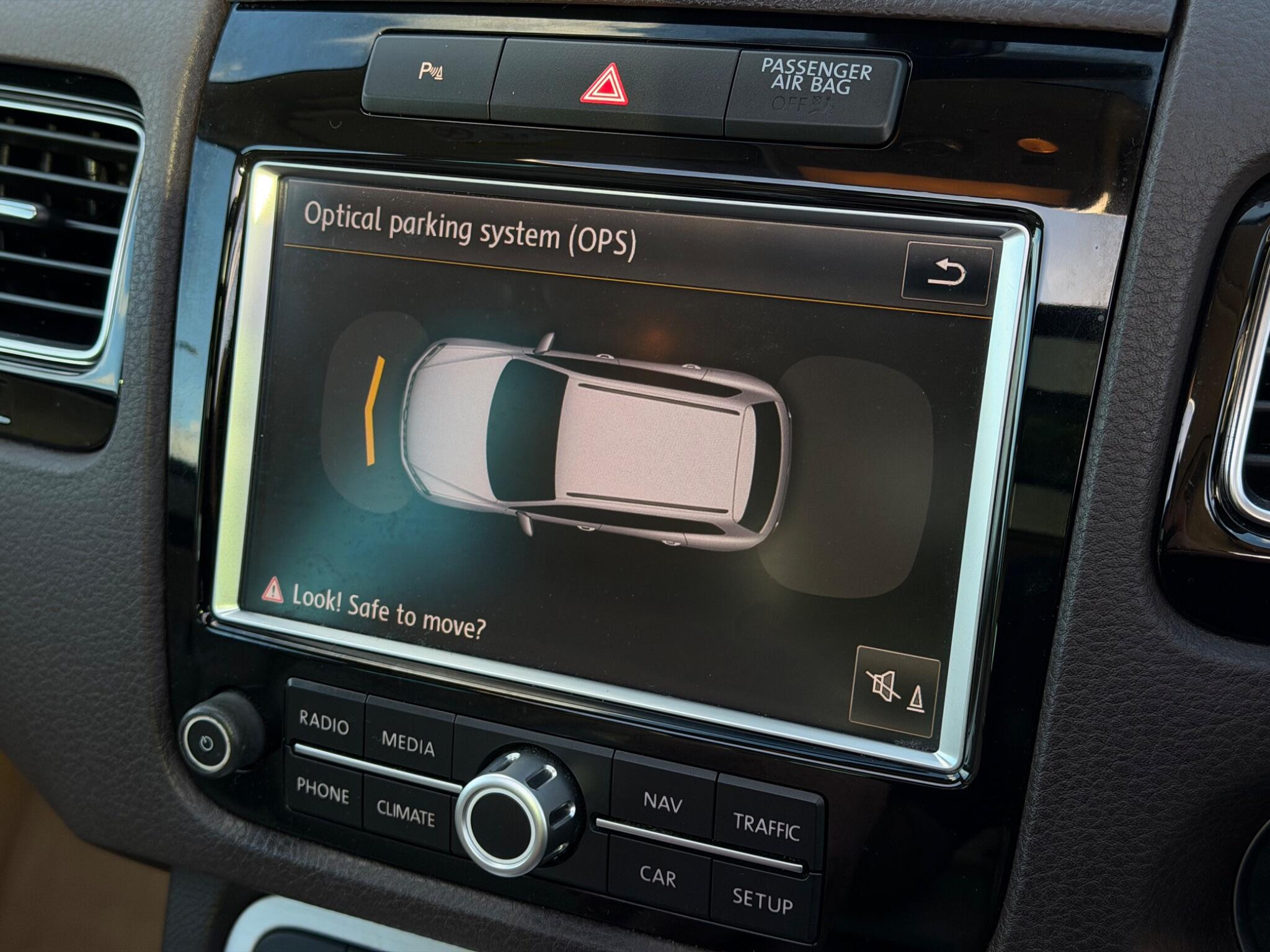 Volkswagen Touareg view 26