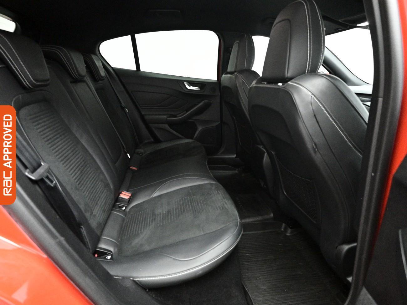 Ford Focus view 13