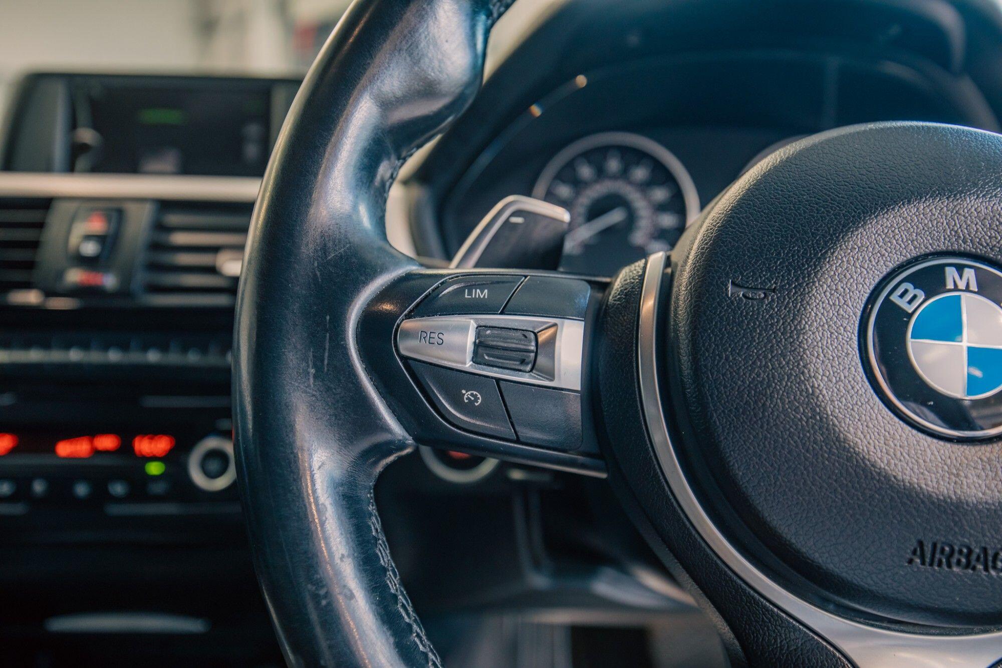 BMW 3 Series view 11