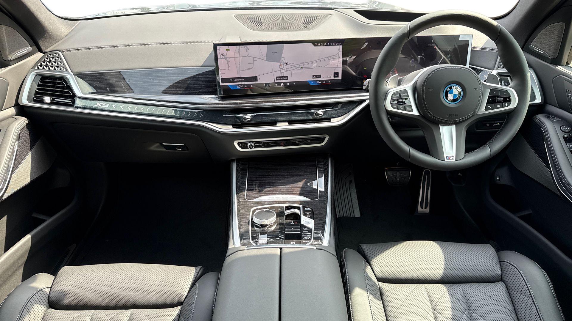 BMW X5 view 4