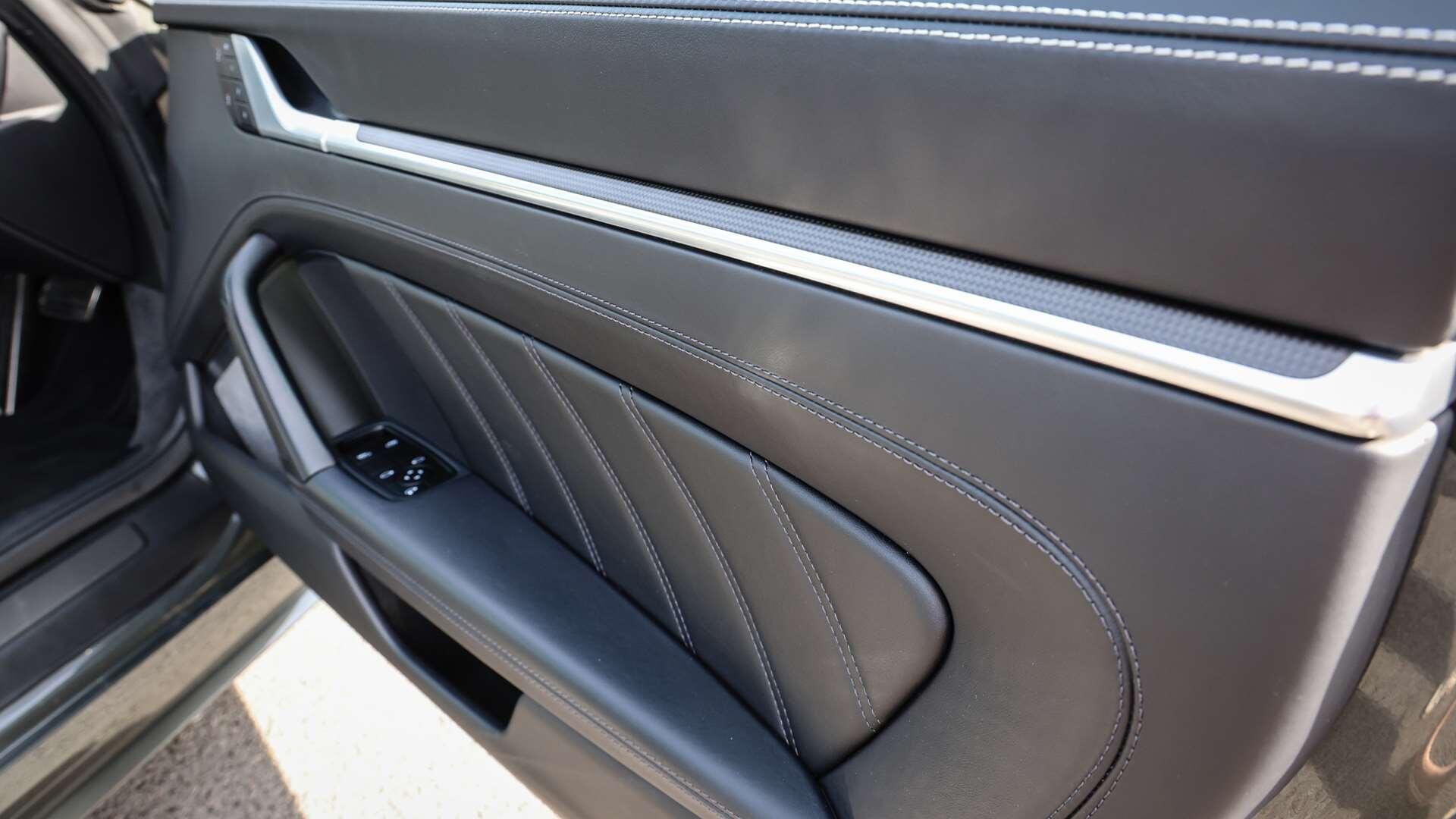 Porsche 911 view 26