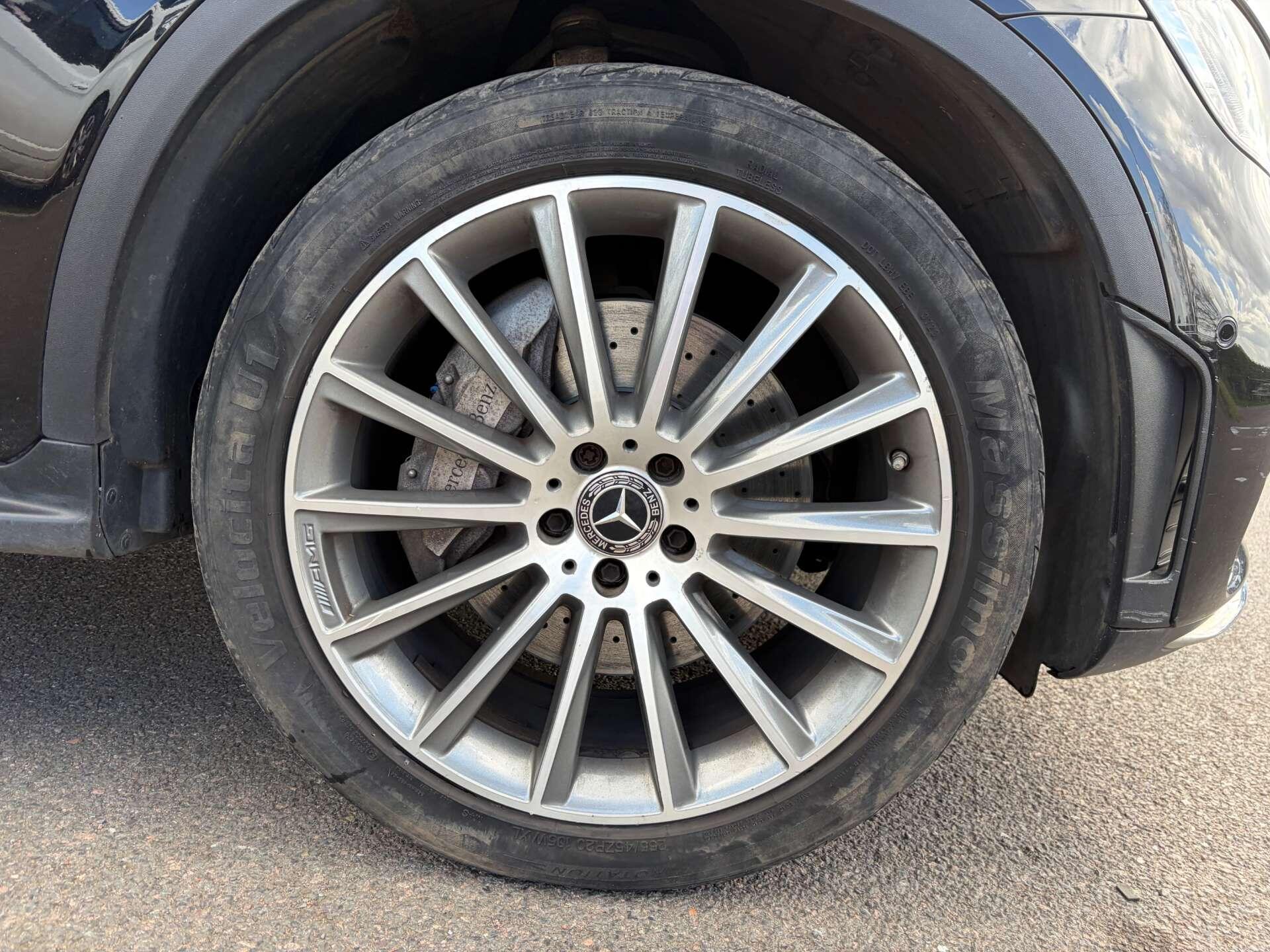 Mercedes-Benz GLC view 12