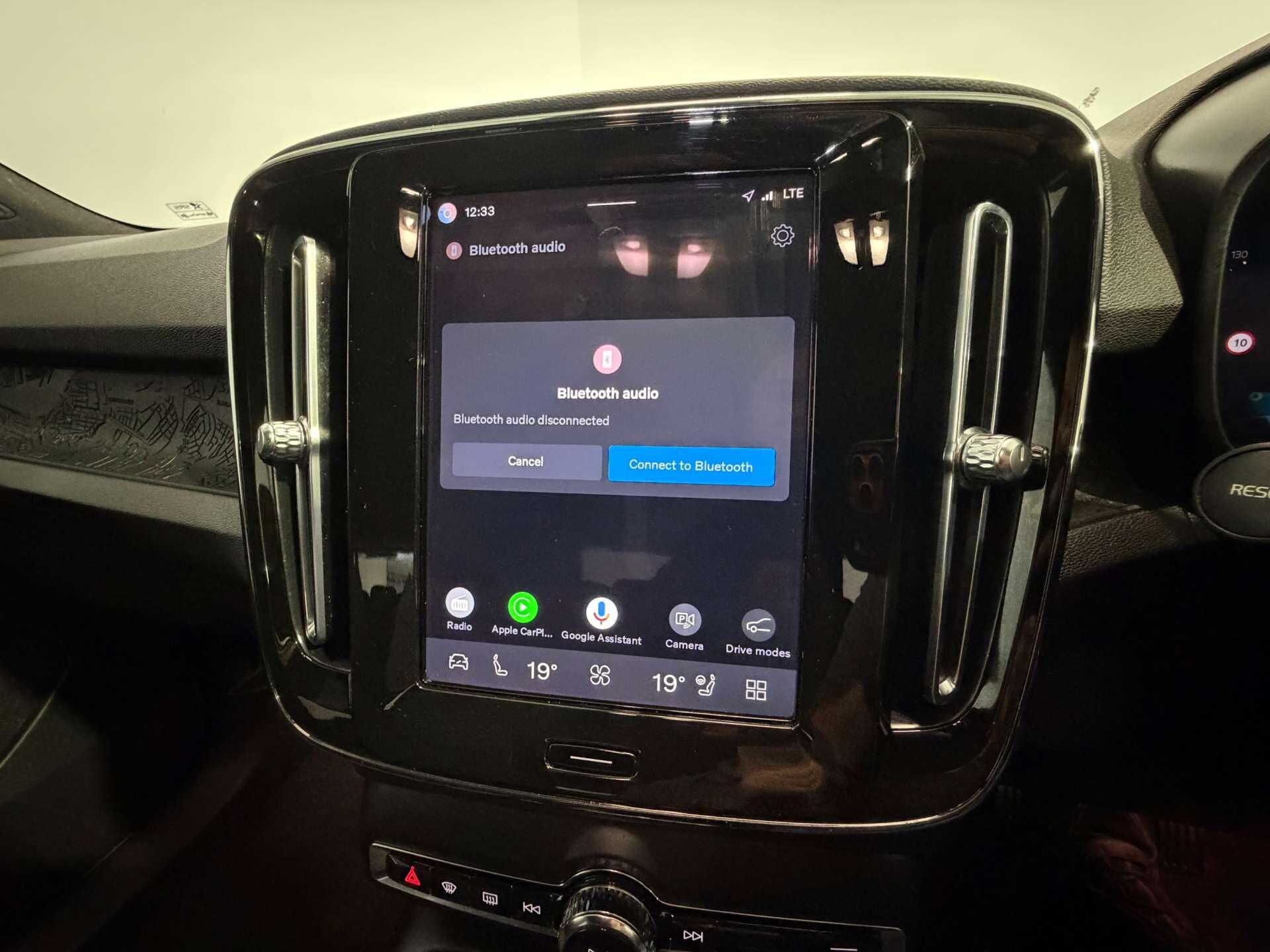Volvo XC40 view 44