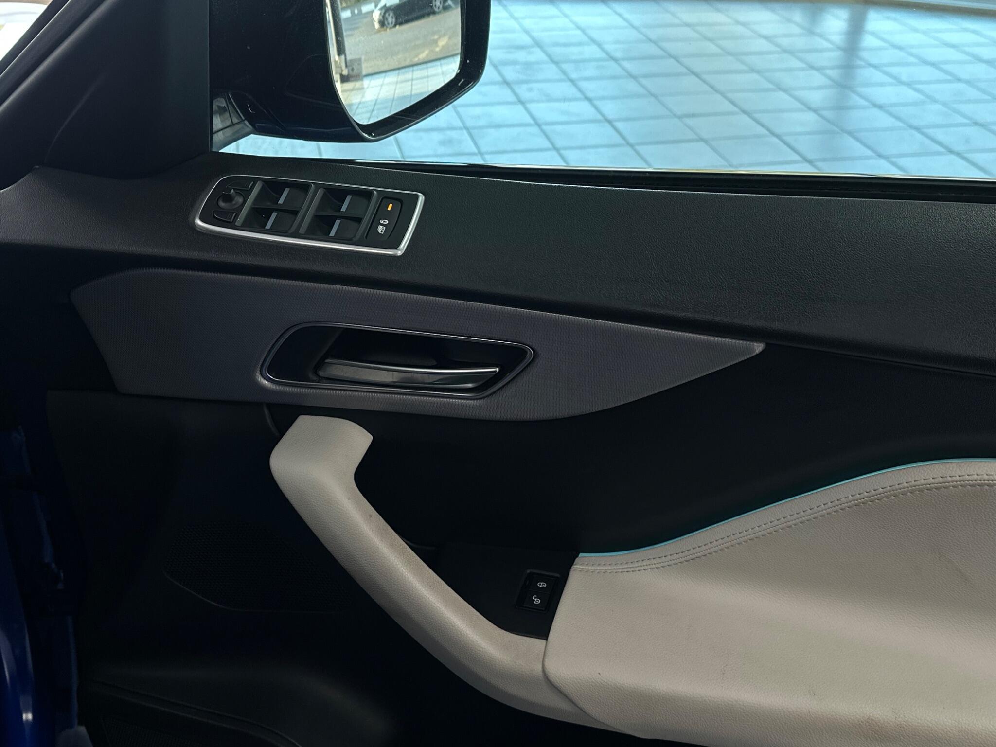 Jaguar F-Pace view 18